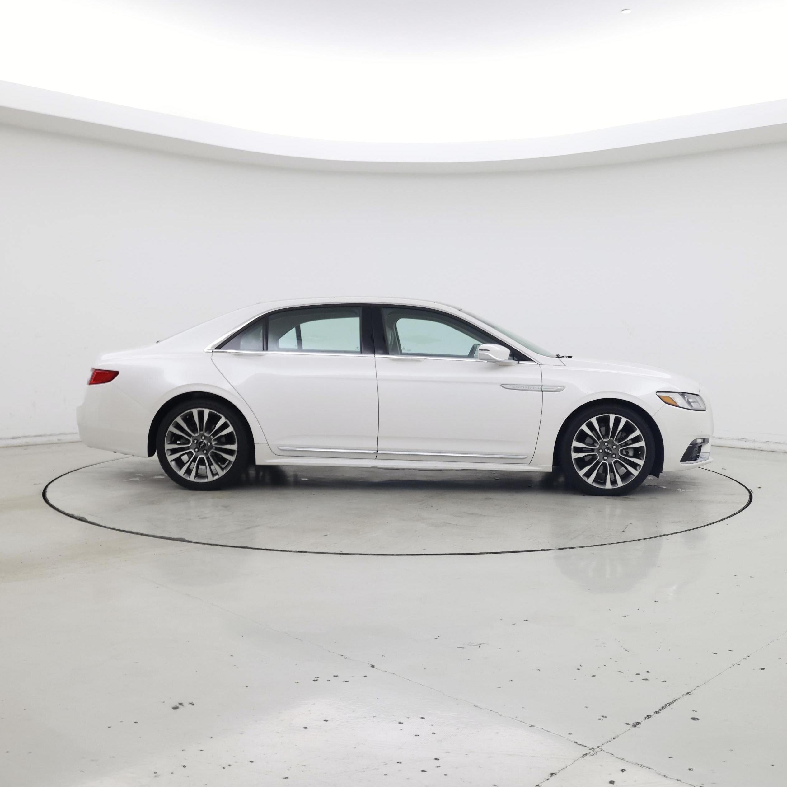 Thumbnail: 2017 Lincoln Continental - 7