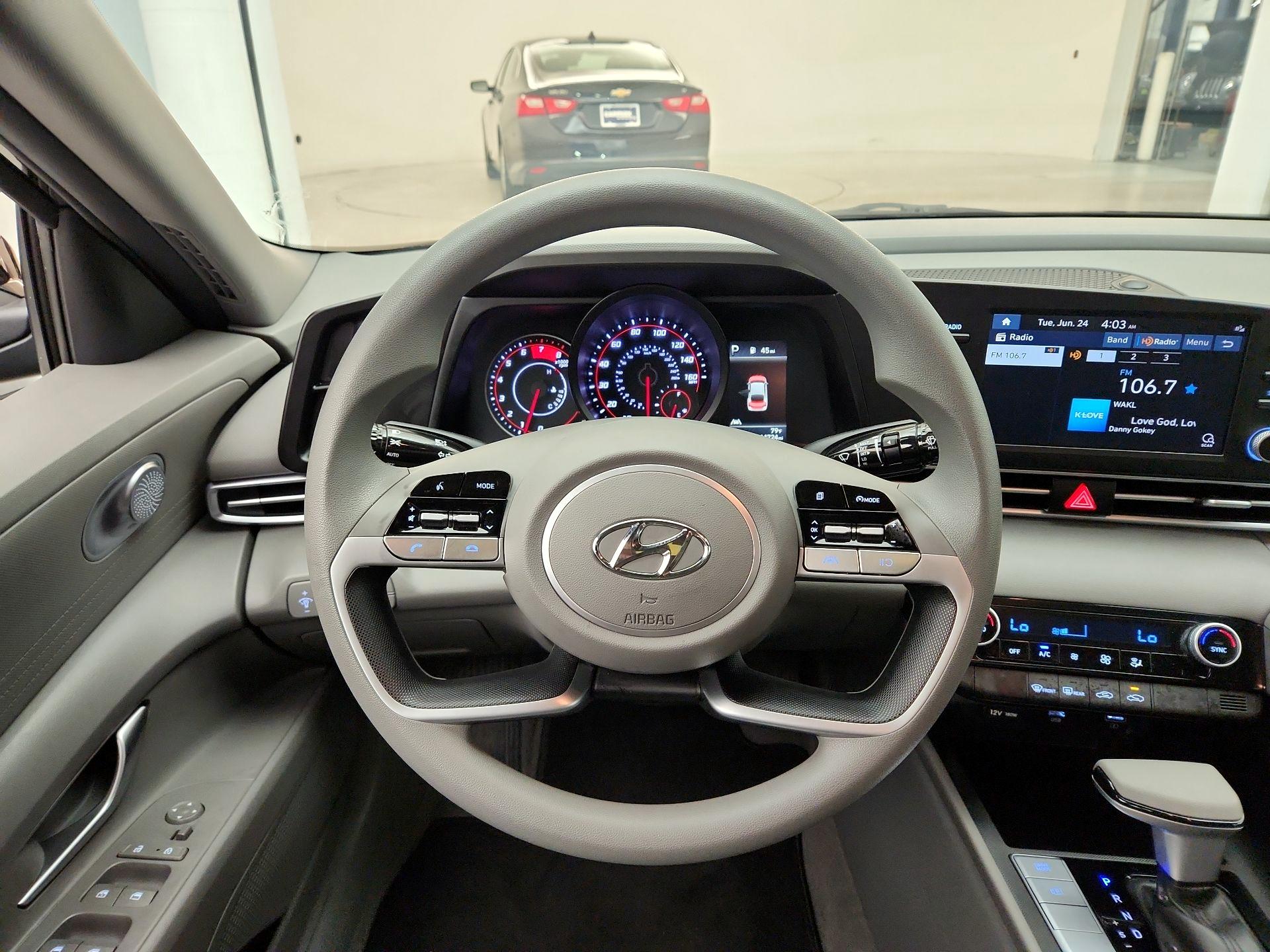 Thumbnail: 2023 Hyundai Elantra - 10