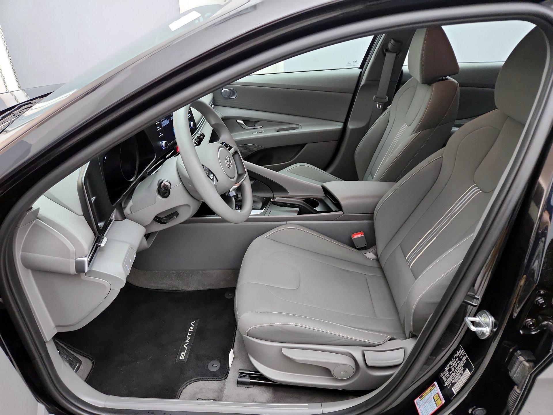 Thumbnail: 2023 Hyundai Elantra - 11