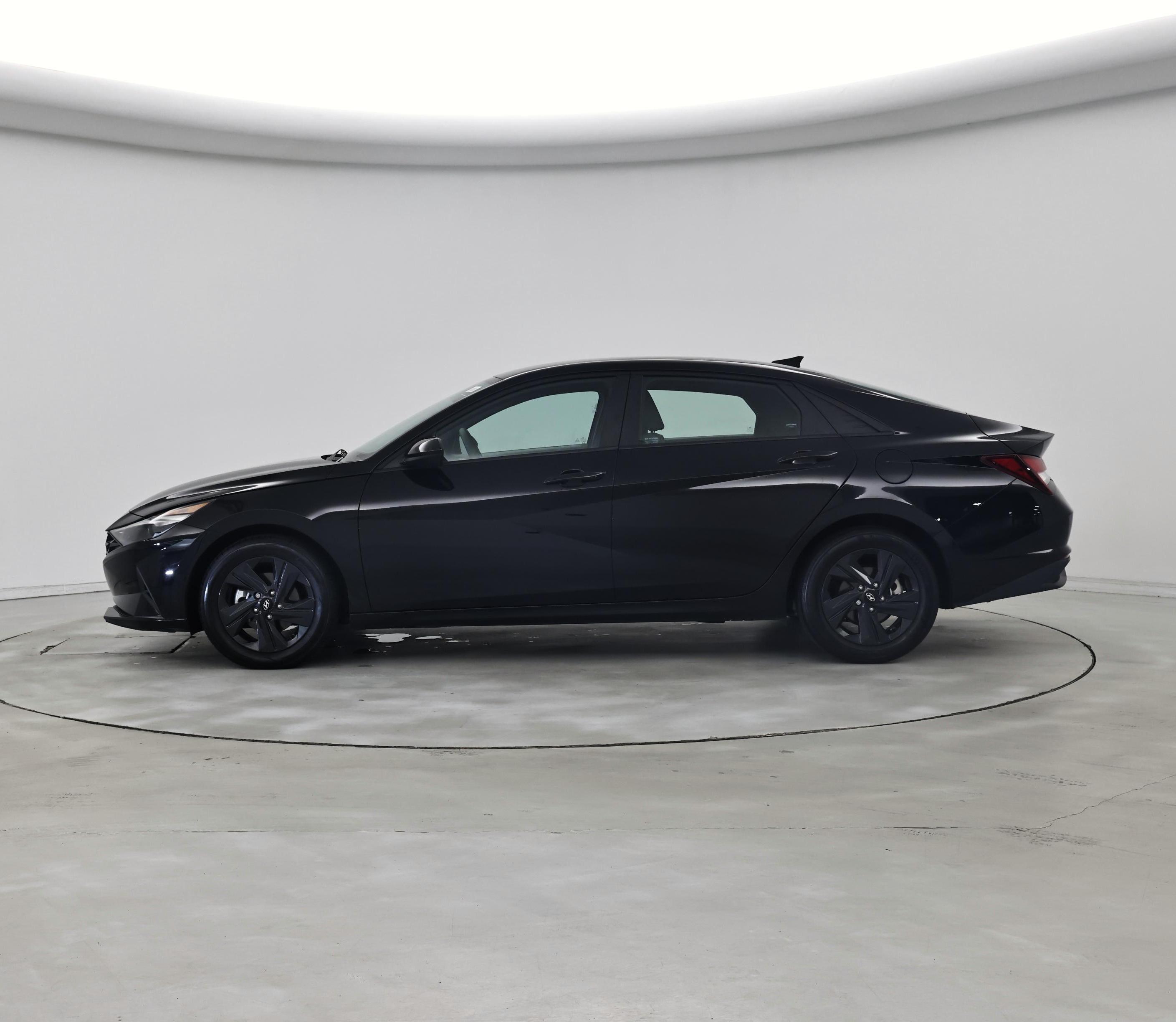 Thumbnail: 2023 Hyundai Elantra - 3