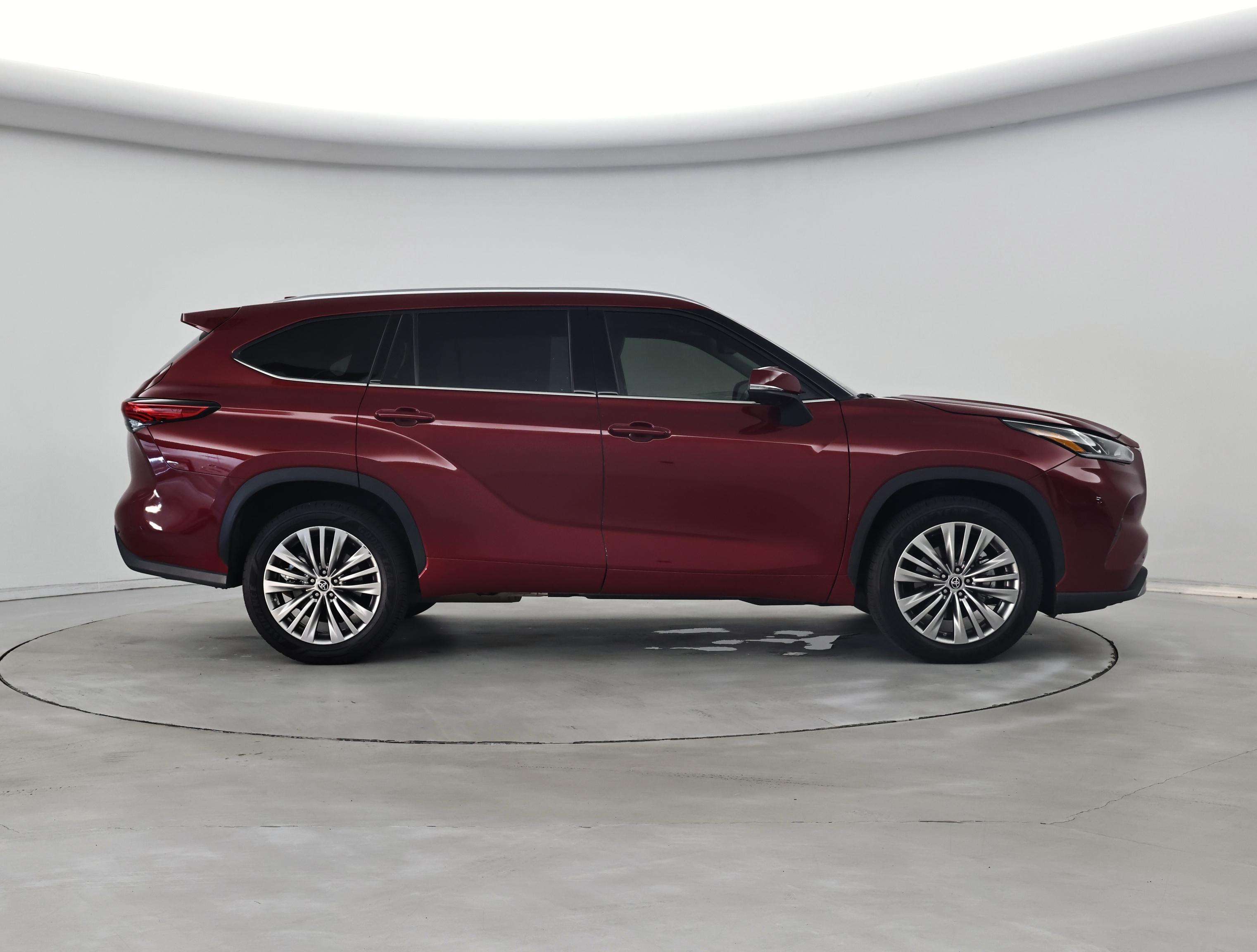 Thumbnail: 2022 Toyota Highlander - 7