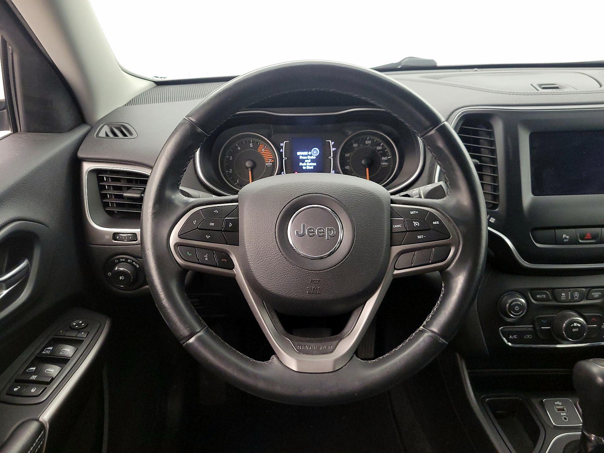 Thumbnail: 2019 Jeep Cherokee - 10