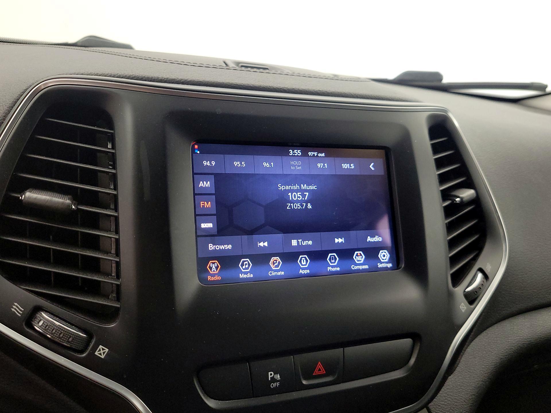 Thumbnail: 2019 Jeep Cherokee - 15