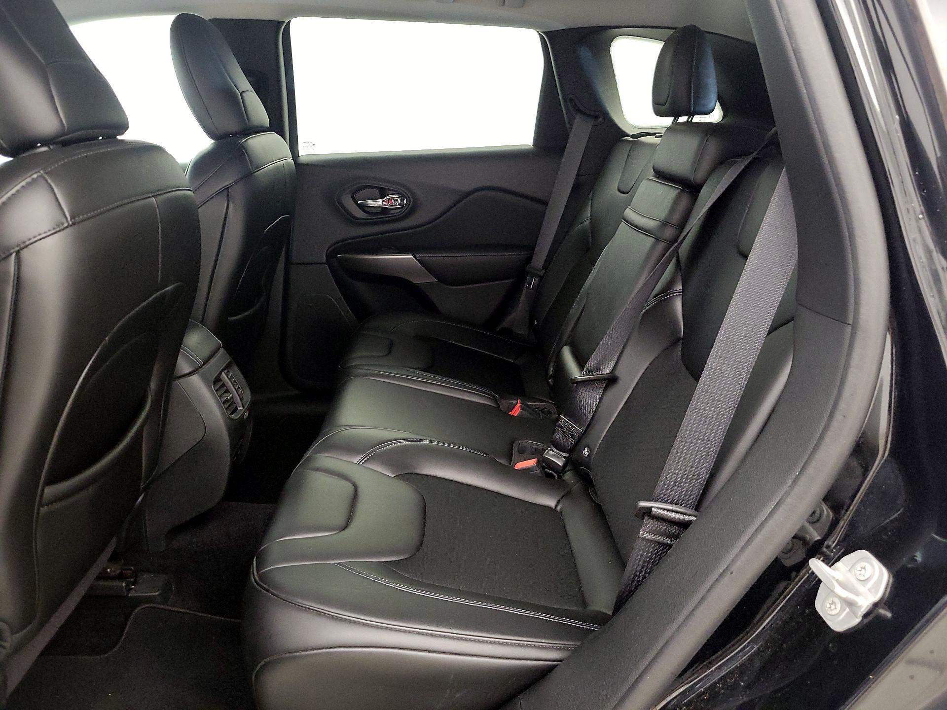 Thumbnail: 2019 Jeep Cherokee - 19