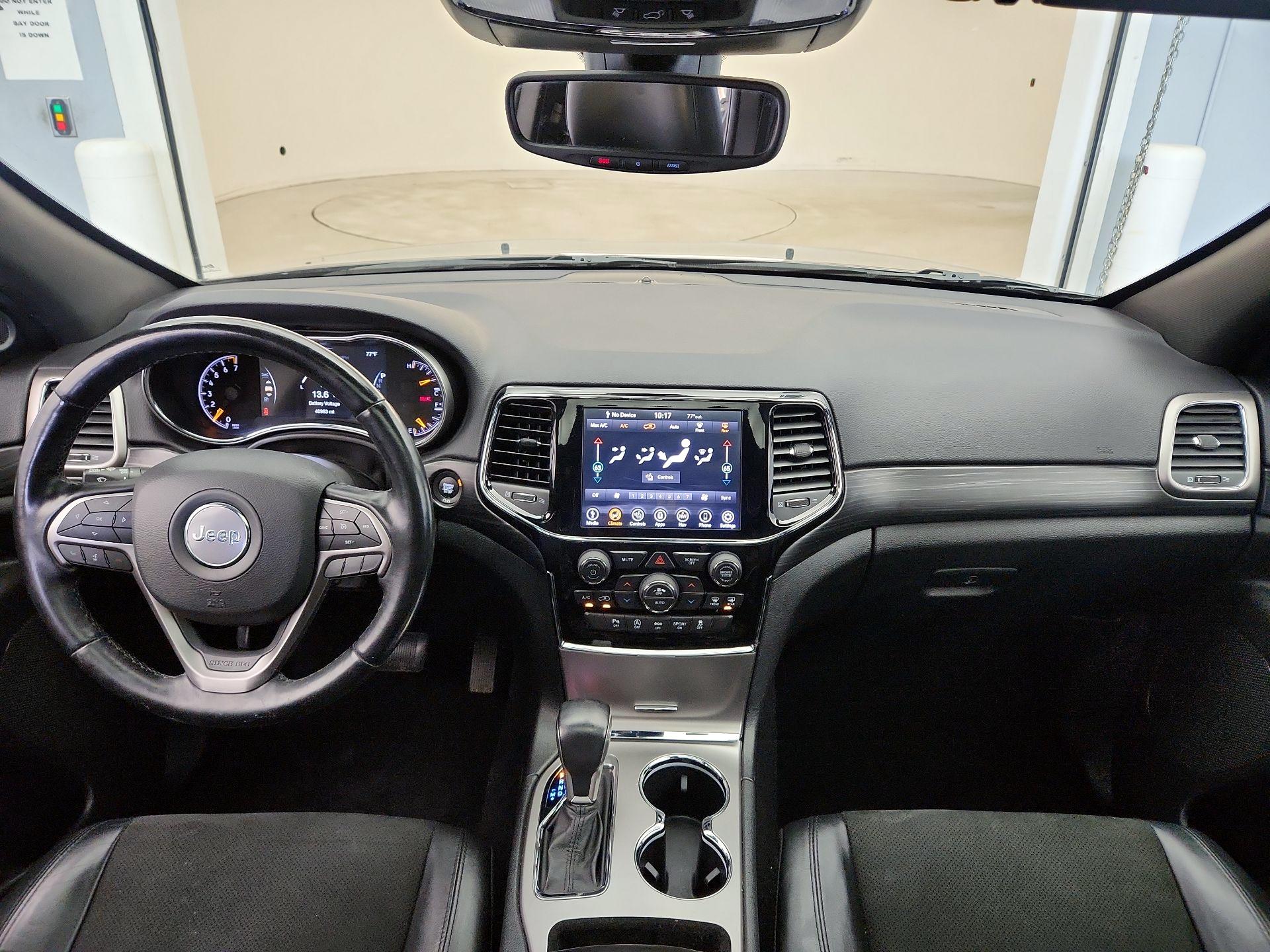 Thumbnail: 2020 Jeep Grand Cherokee - 9