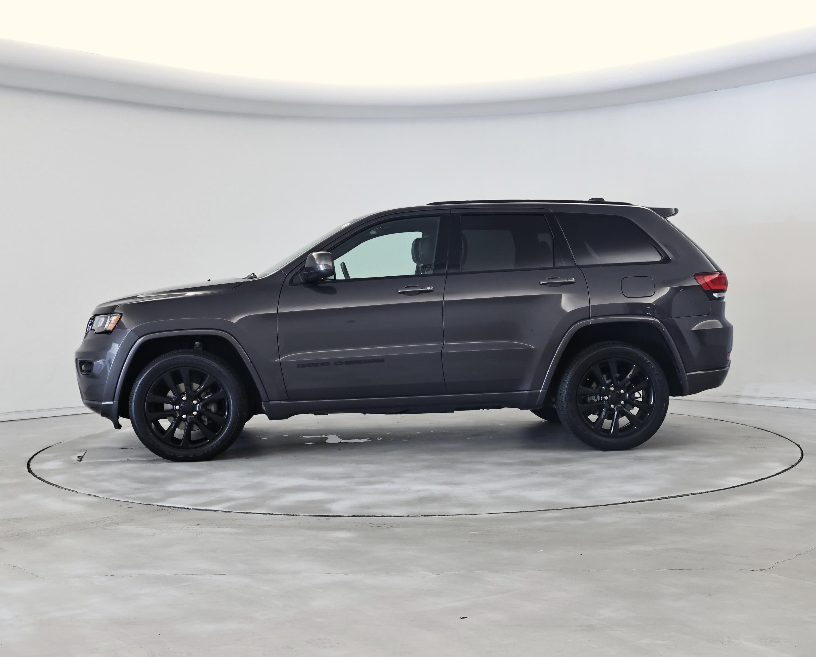Thumbnail: 2020 Jeep Grand Cherokee - 3