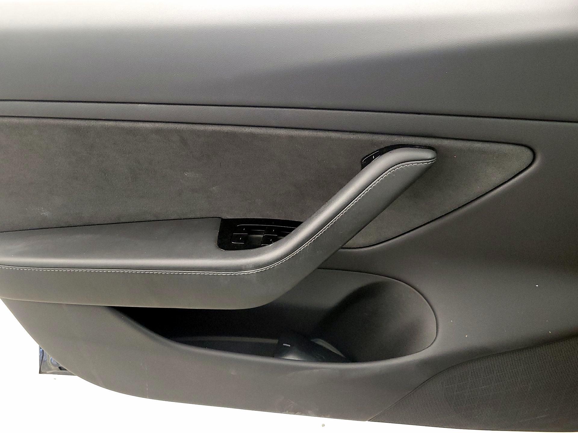 Thumbnail: 2019 Tesla Model 3 - 12