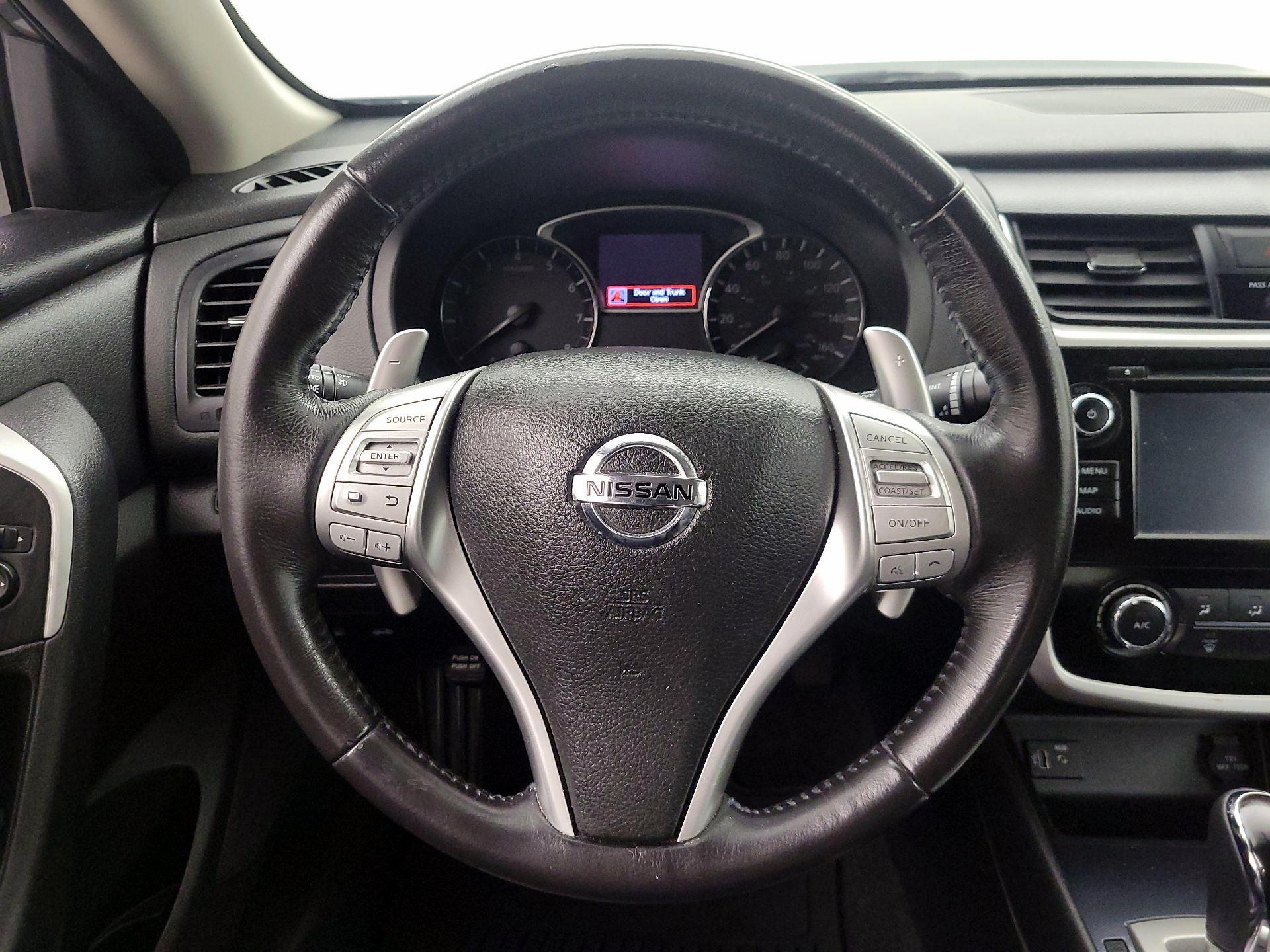 Thumbnail: 2018 Nissan Altima - 10
