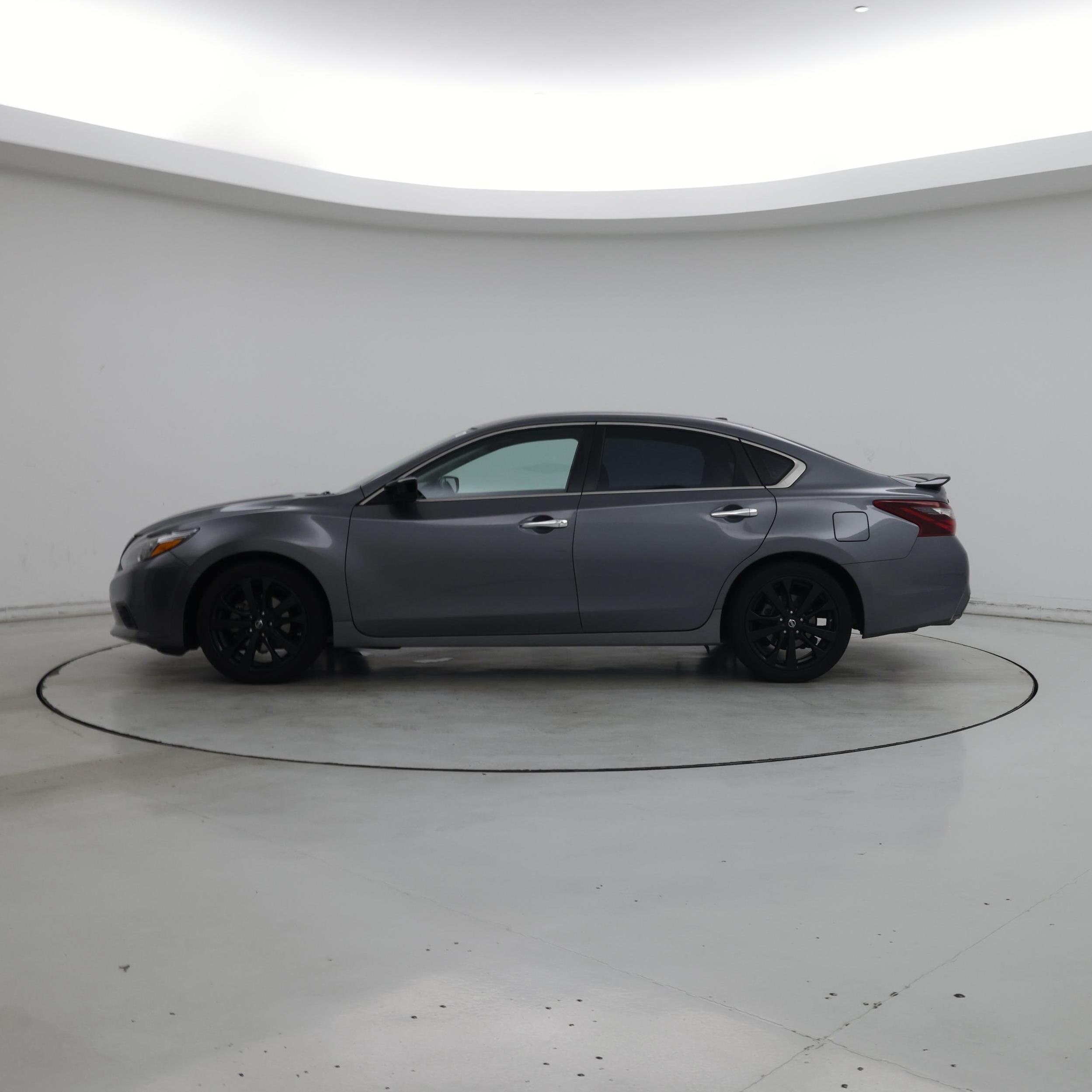 Thumbnail: 2018 Nissan Altima - 3