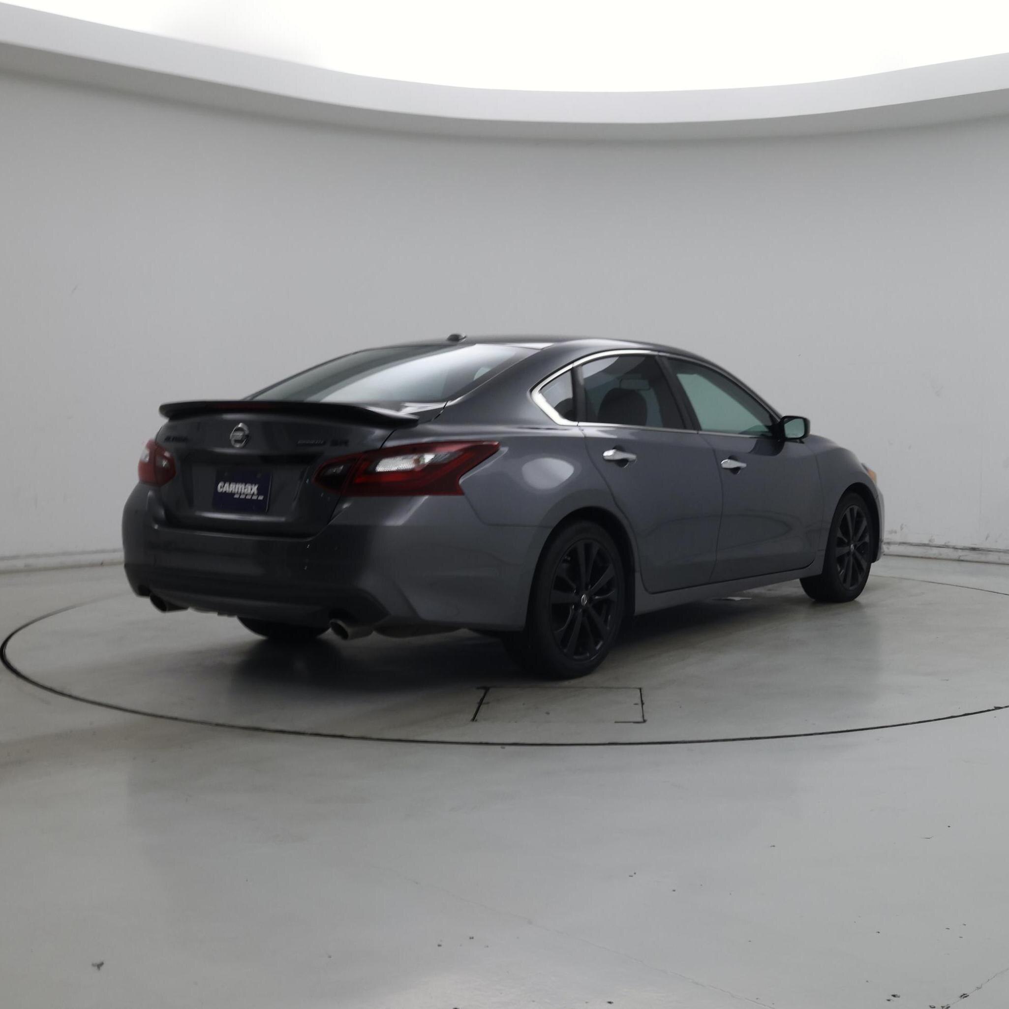 Thumbnail: 2018 Nissan Altima - 8