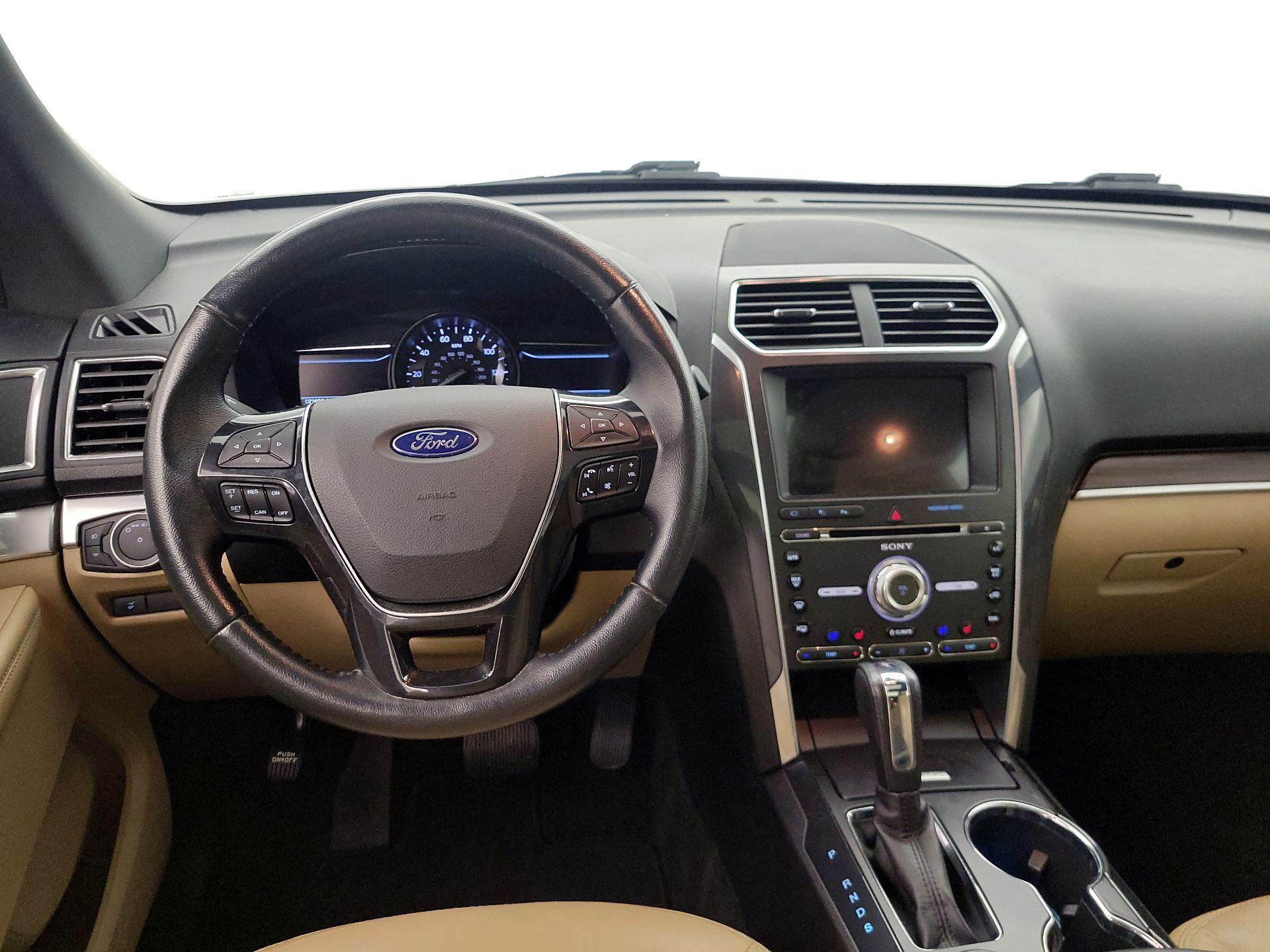 Thumbnail: 2017 Ford Explorer - 10