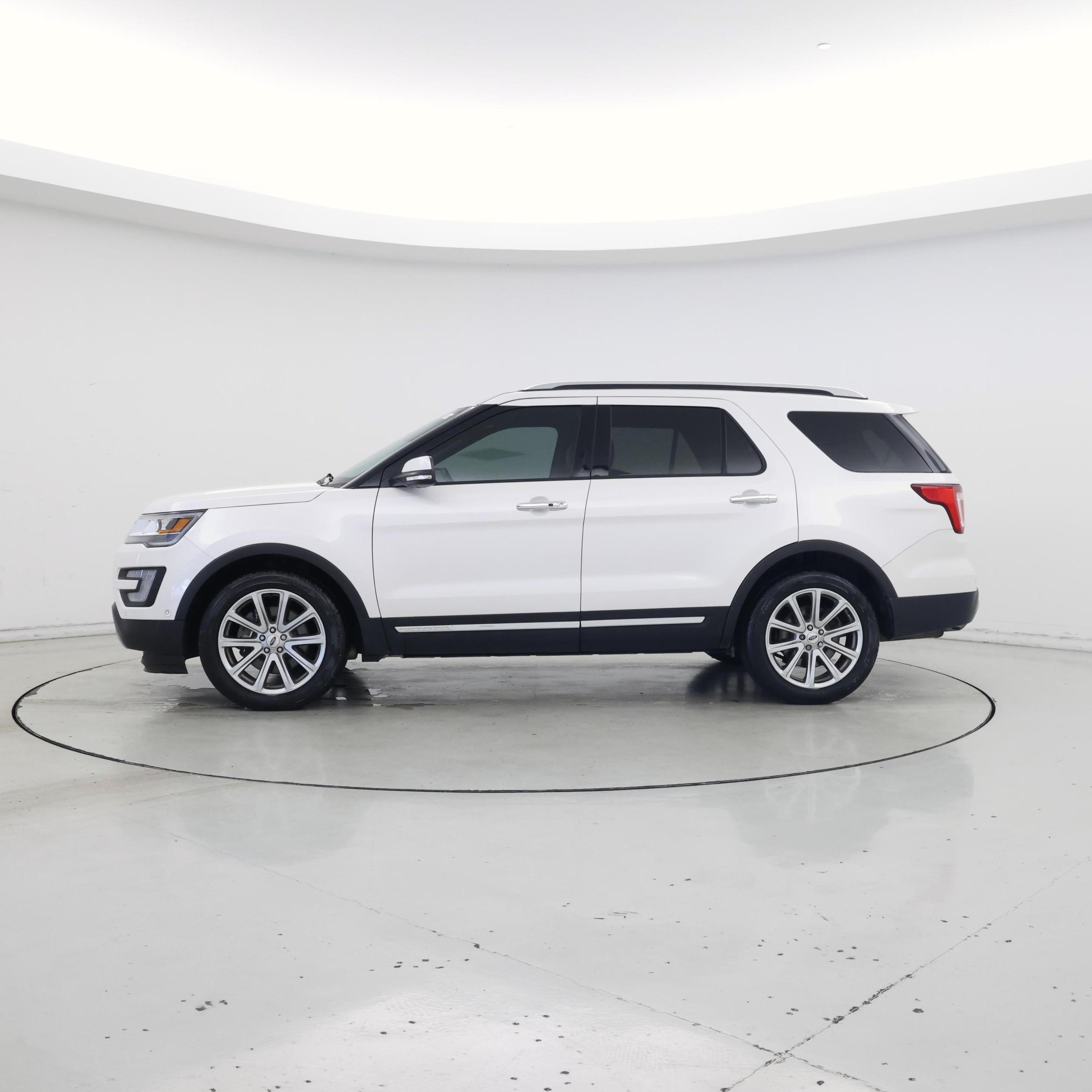 Thumbnail: 2017 Ford Explorer - 3