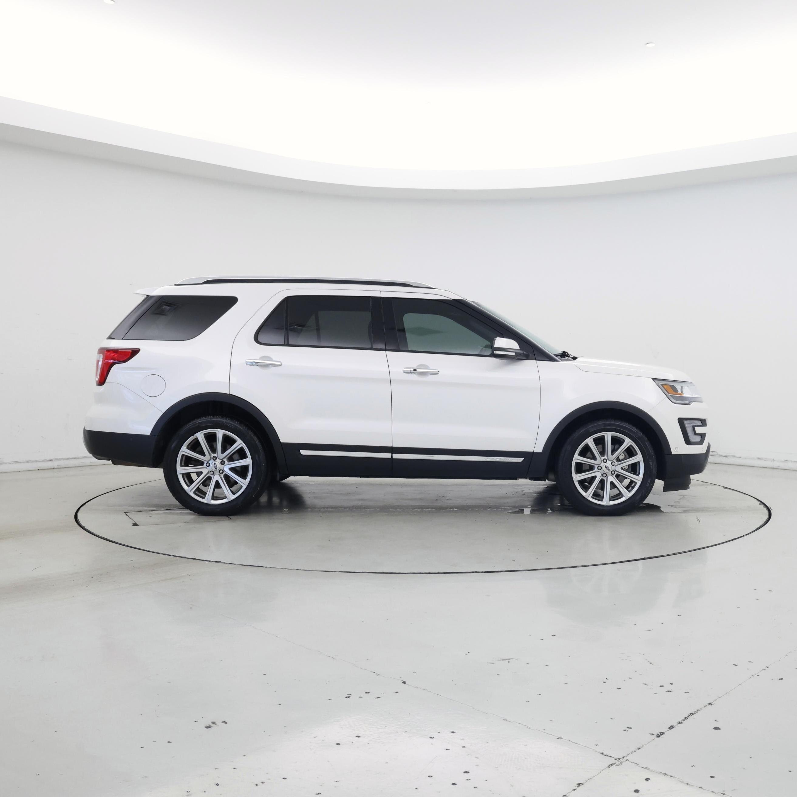 Thumbnail: 2017 Ford Explorer - 7