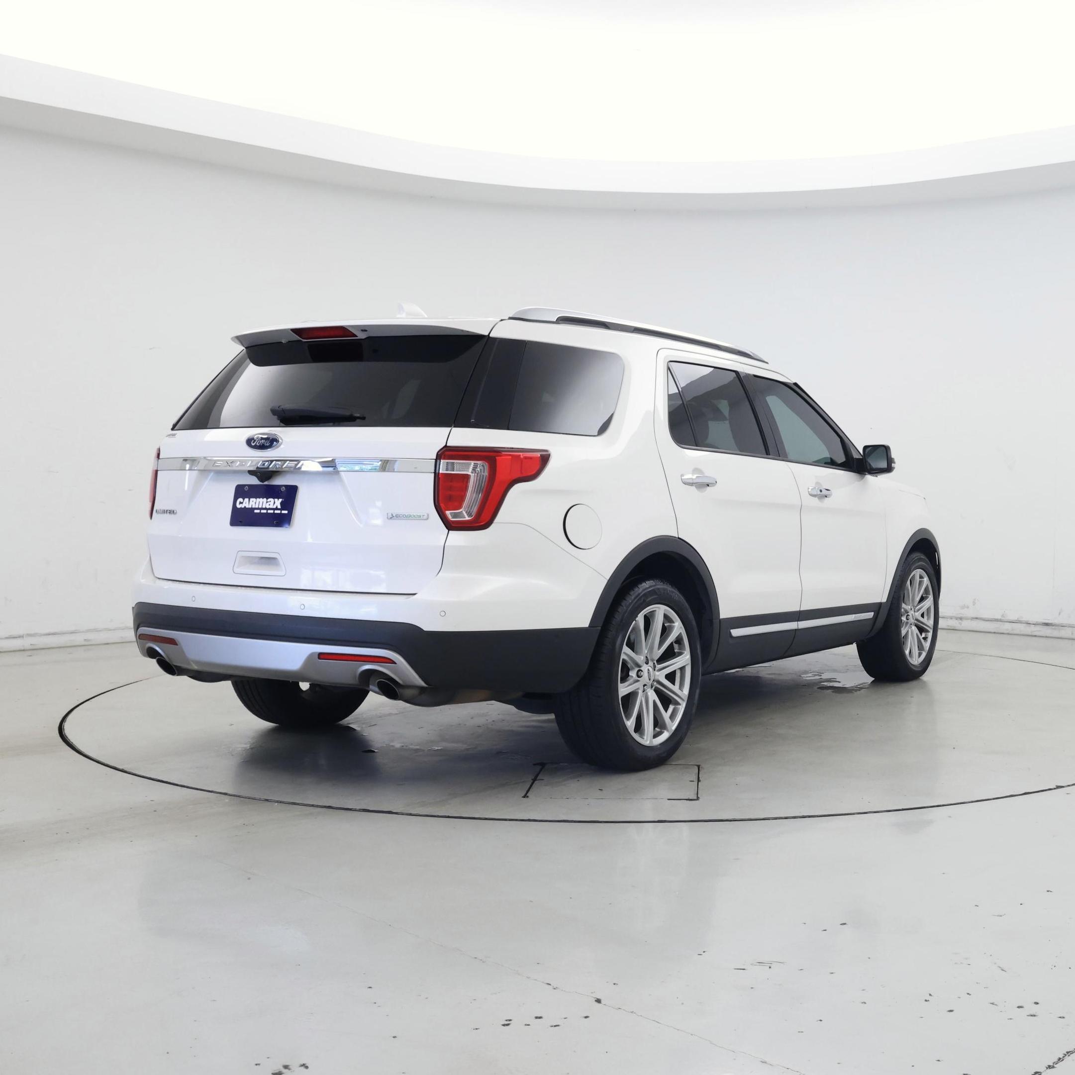 Thumbnail: 2017 Ford Explorer - 8