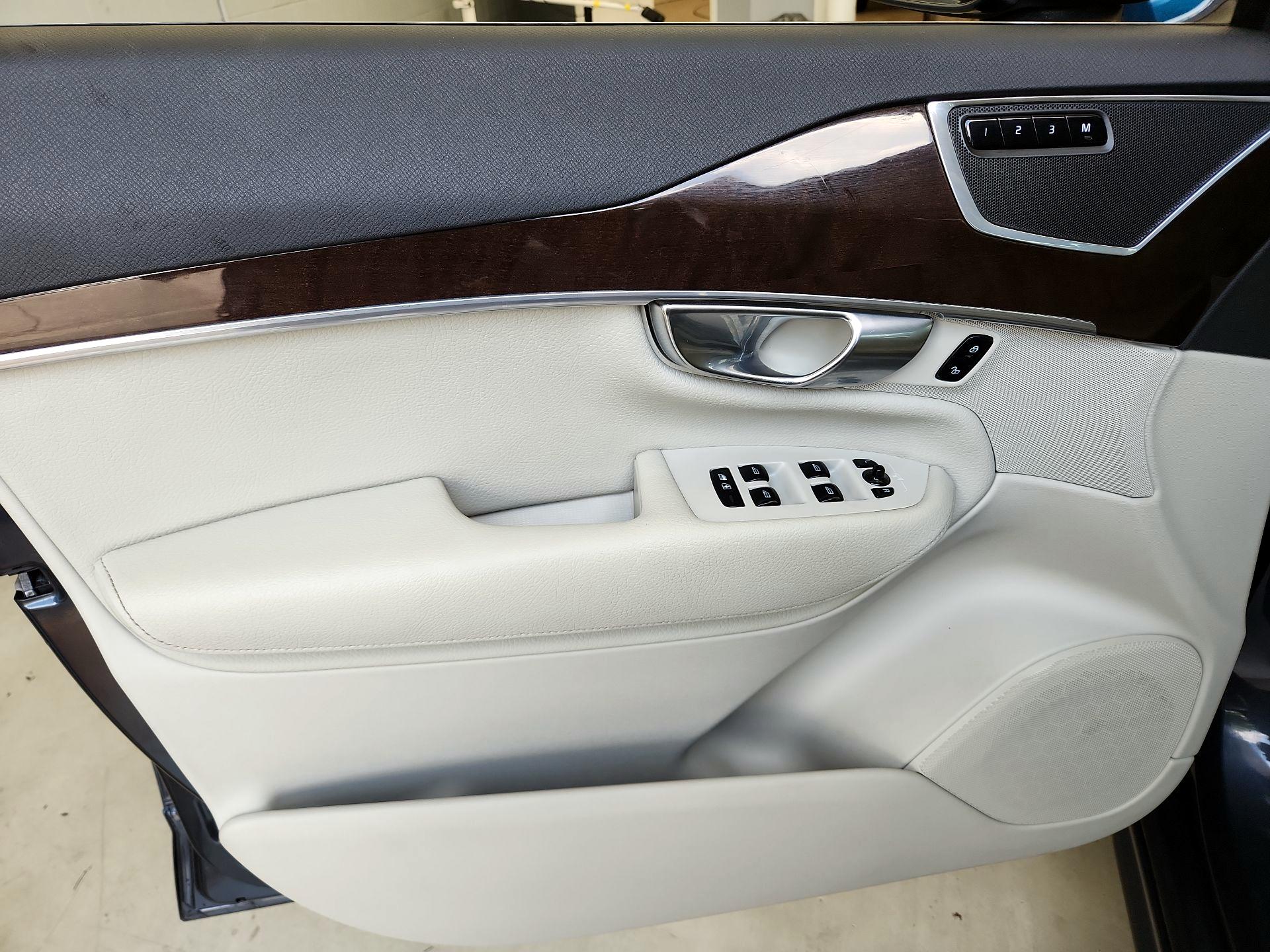 Thumbnail: 2019 Volvo XC90 - 12
