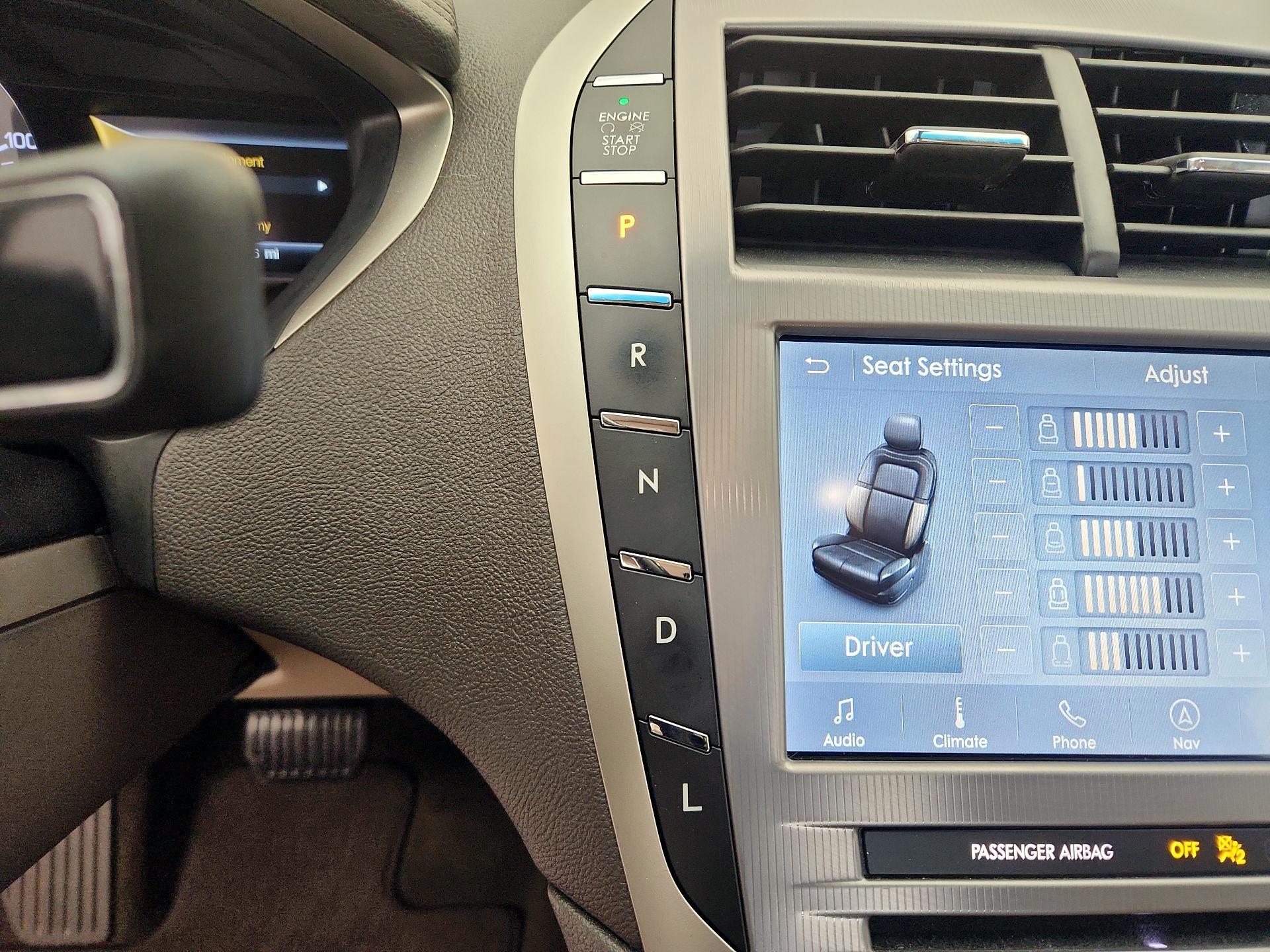 Thumbnail: 2019 Lincoln MKZ - 17