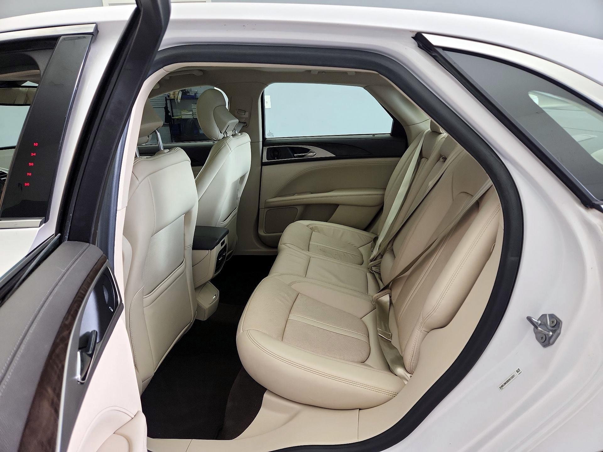 Thumbnail: 2019 Lincoln MKZ - 20