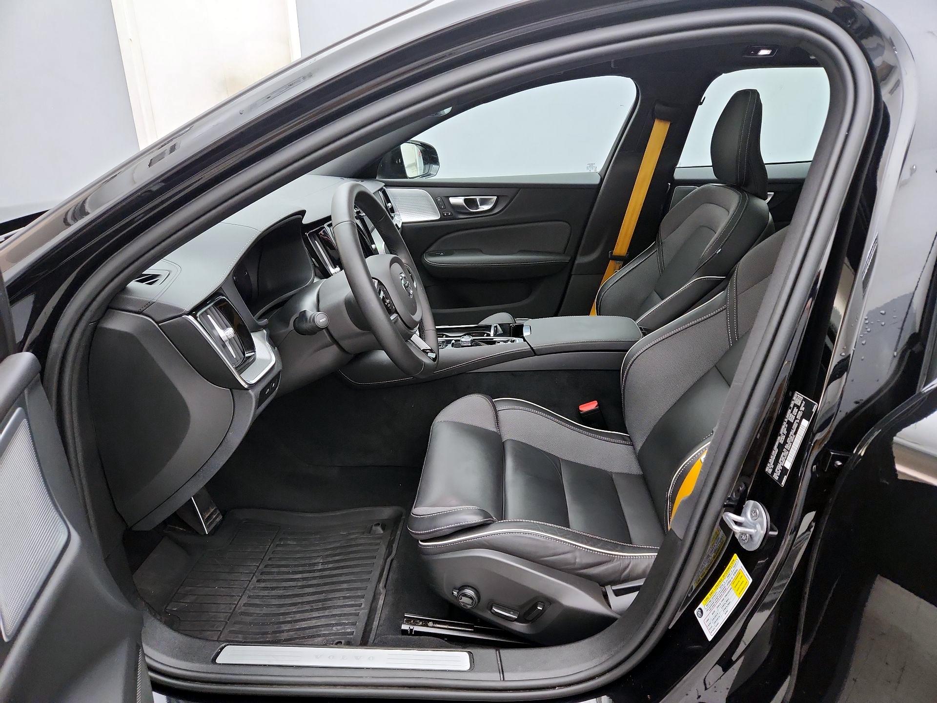 Thumbnail: 2024 Volvo V60 - 11