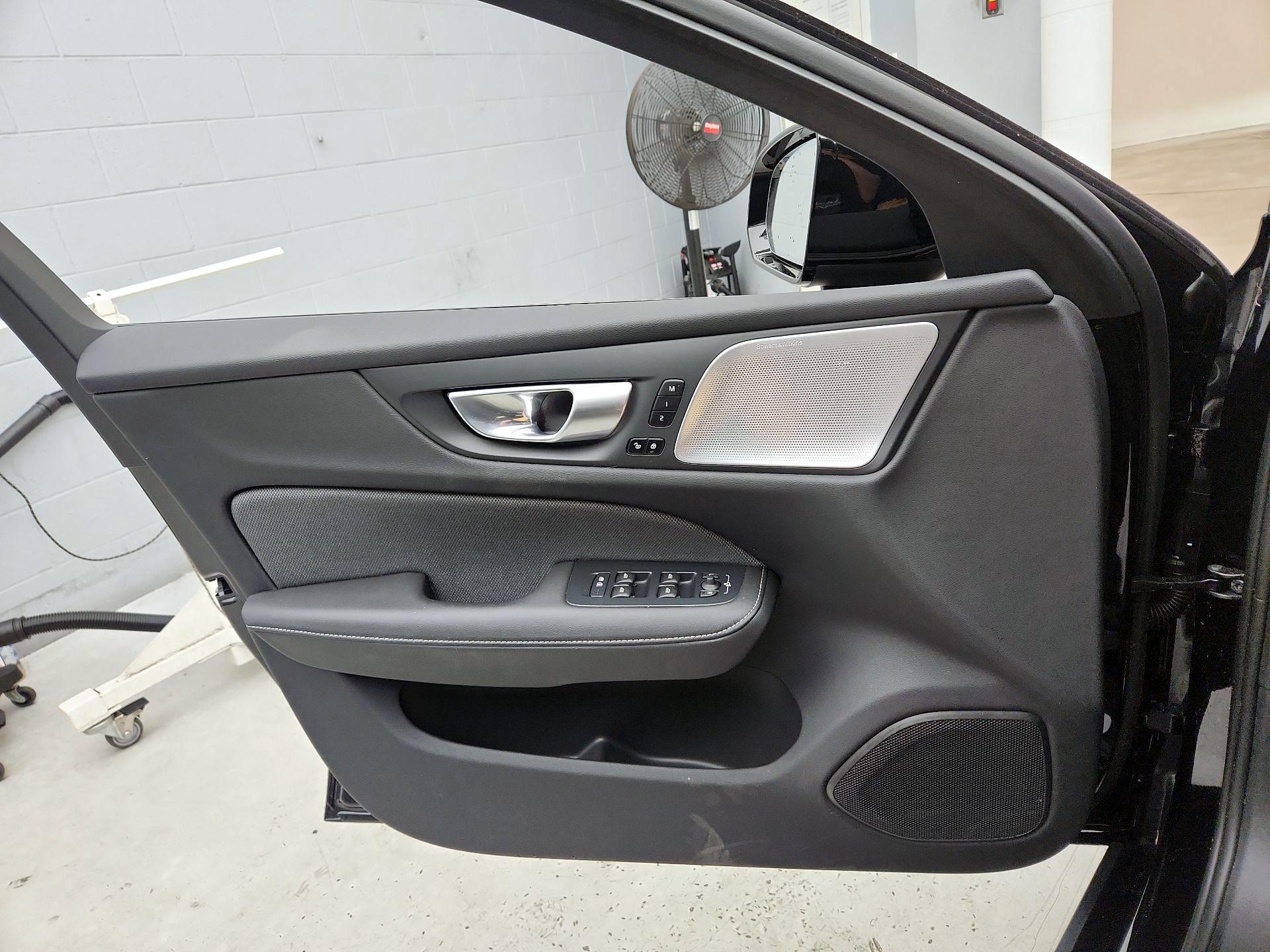 Thumbnail: 2024 Volvo V60 - 12