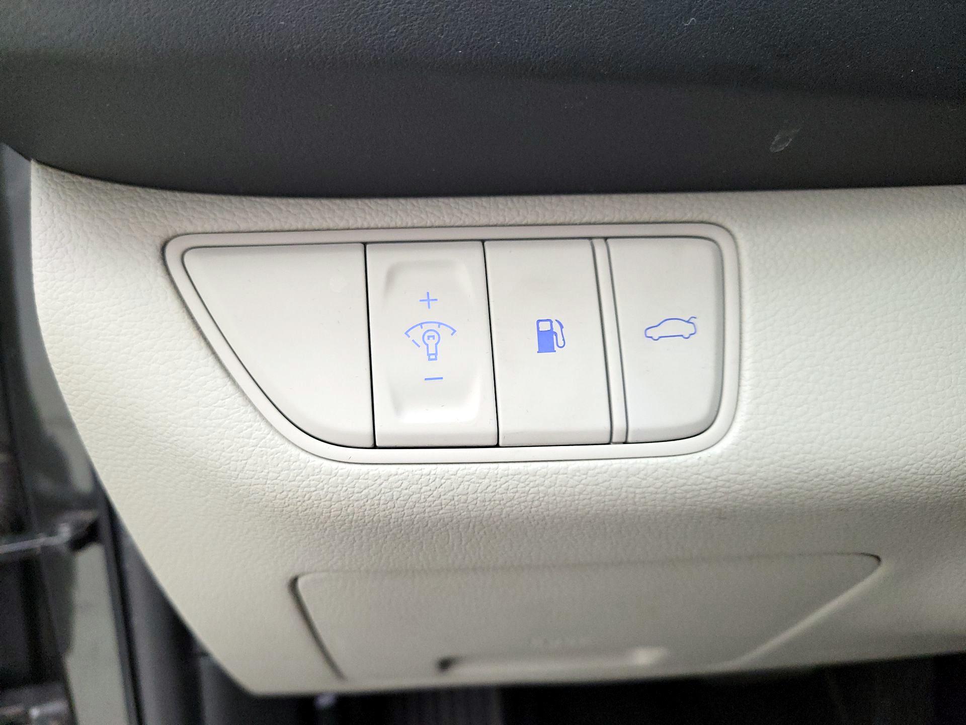 Thumbnail: 2023 Genesis G70 - 13