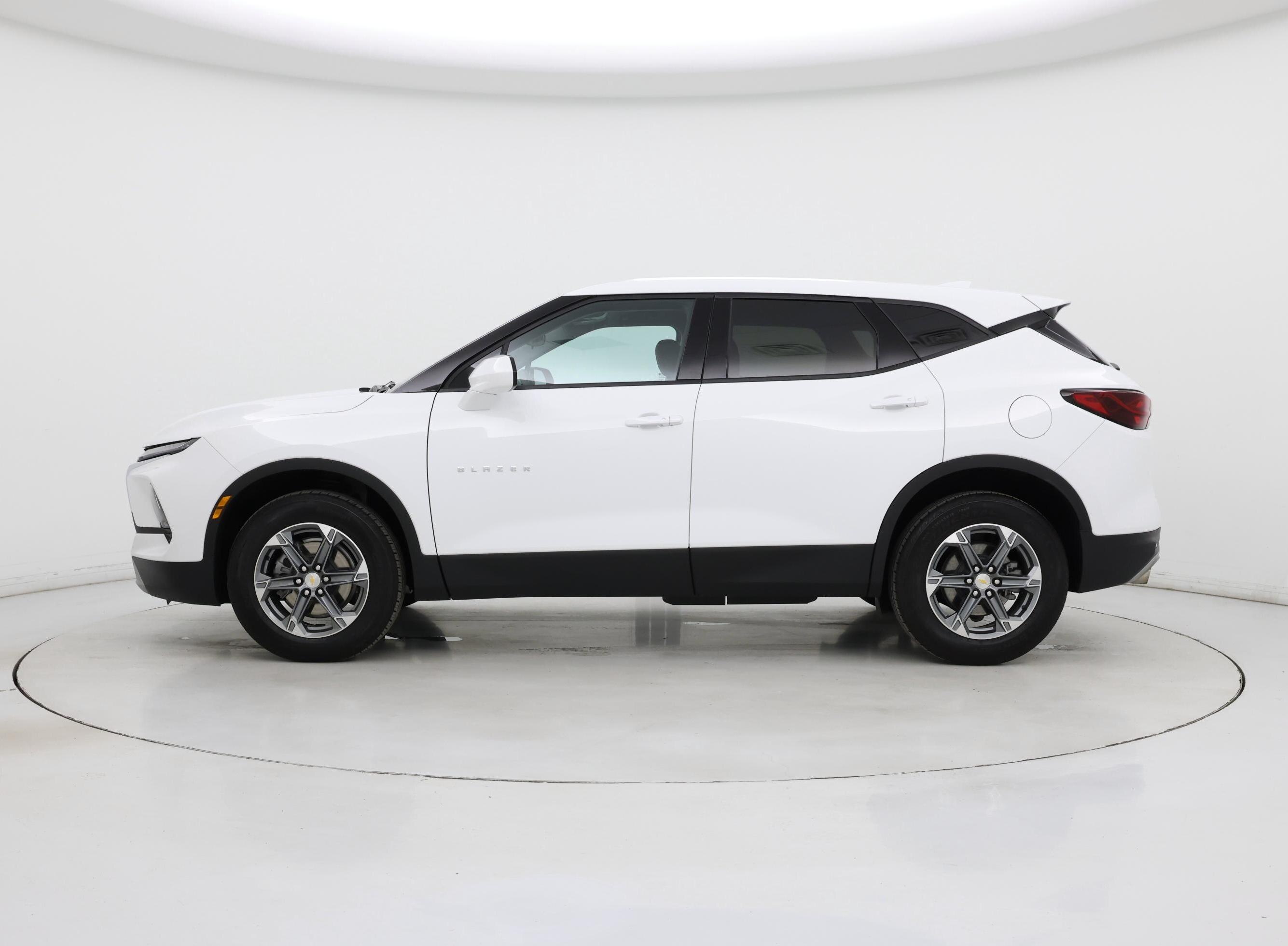 Thumbnail: 2023 Chevrolet Blazer - 3