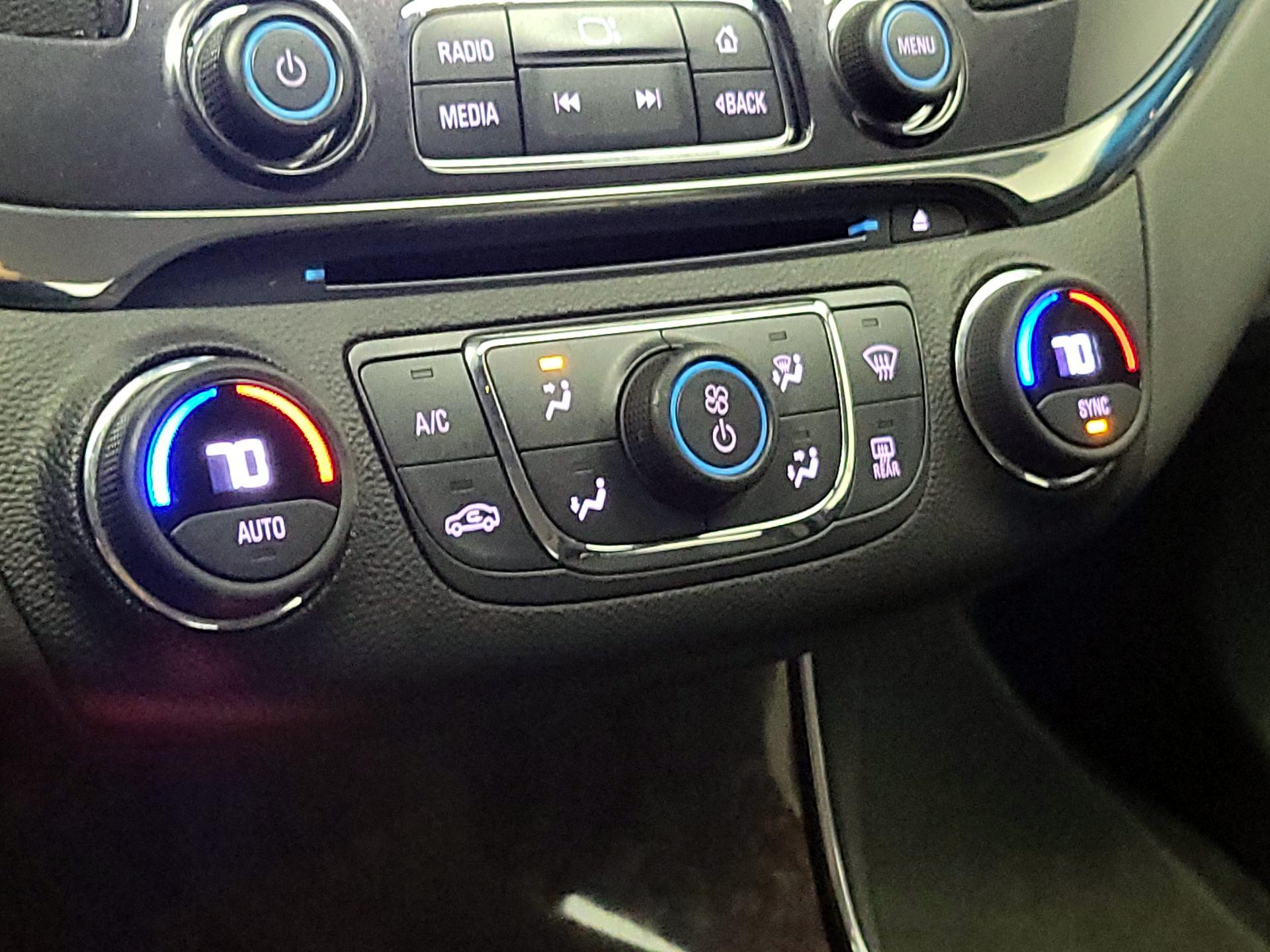 Thumbnail: 2014 Chevrolet Impala - 16