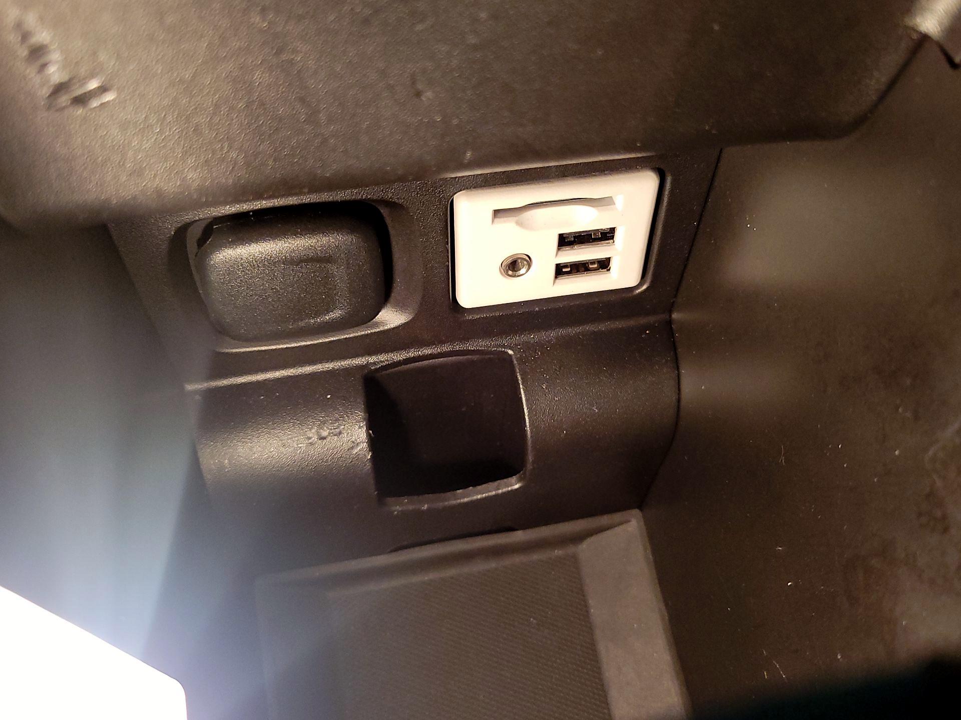 Thumbnail: 2014 Chevrolet Impala - 18