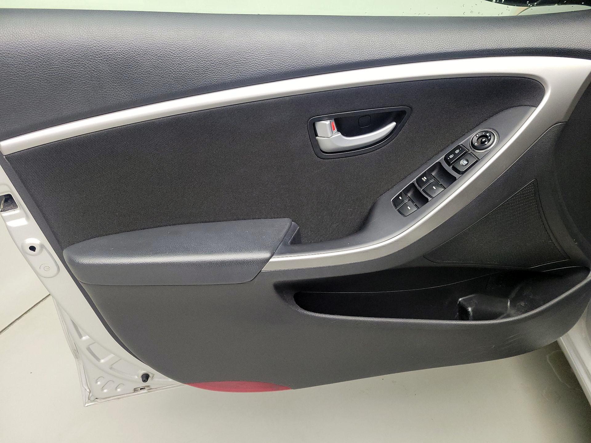 Thumbnail: 2013 Hyundai Elantra - 12