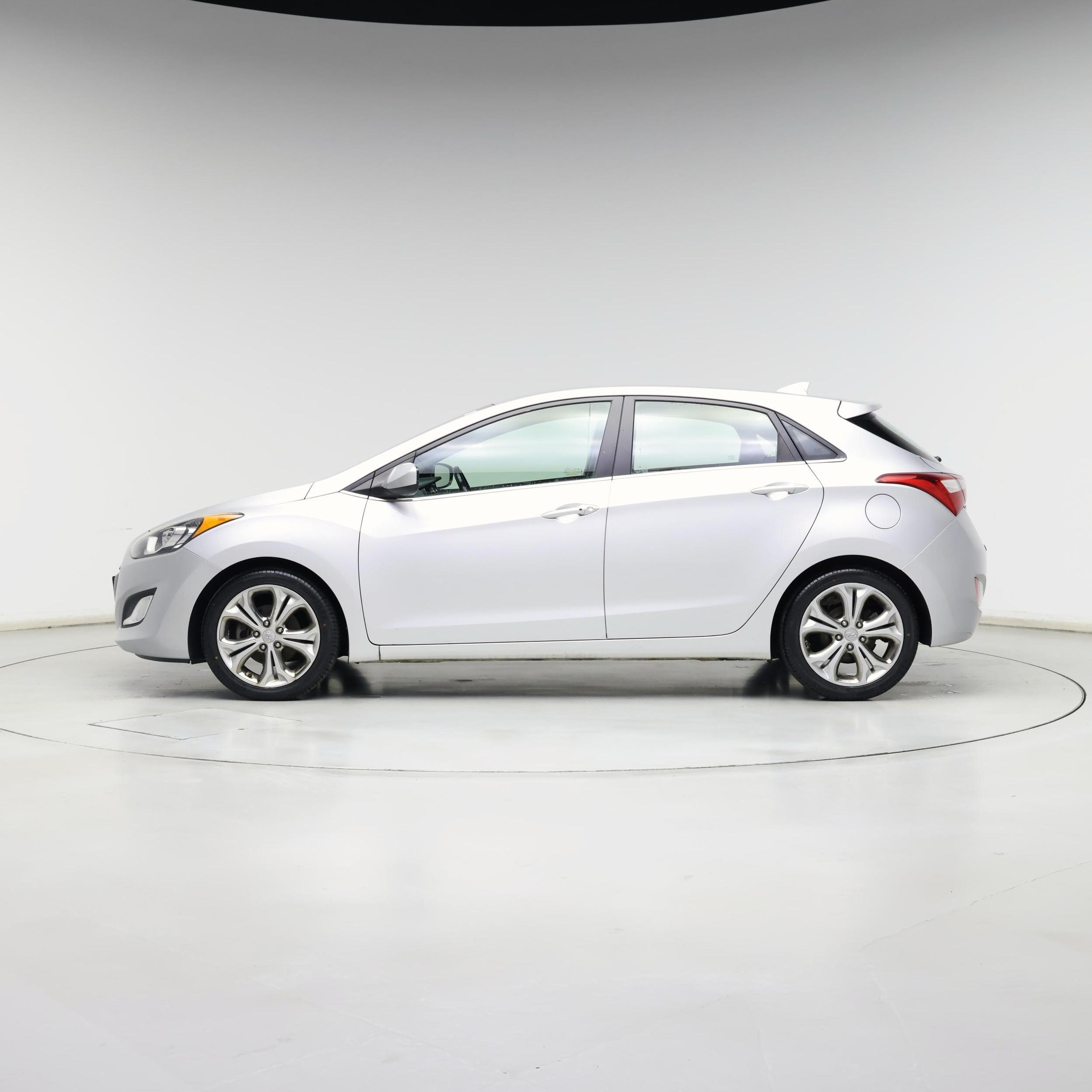 Thumbnail: 2013 Hyundai Elantra - 3