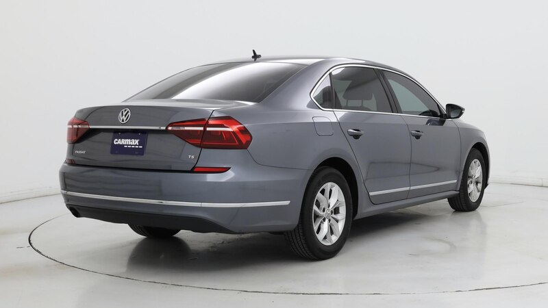 2017 Volkswagen Passat S 8