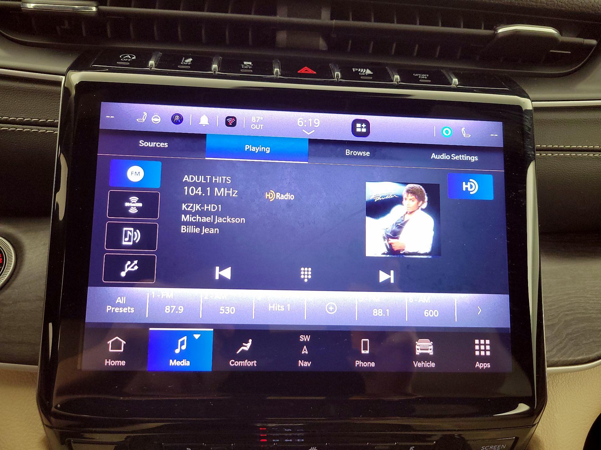 Thumbnail: 2023 Jeep Grand Cherokee L - 16