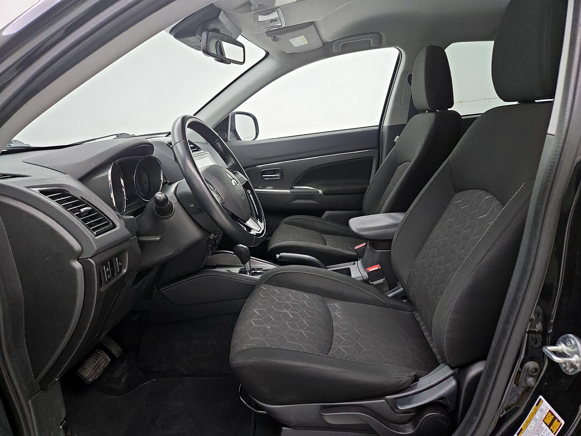 Thumbnail: 2021 Mitsubishi Outlander Sport - 11