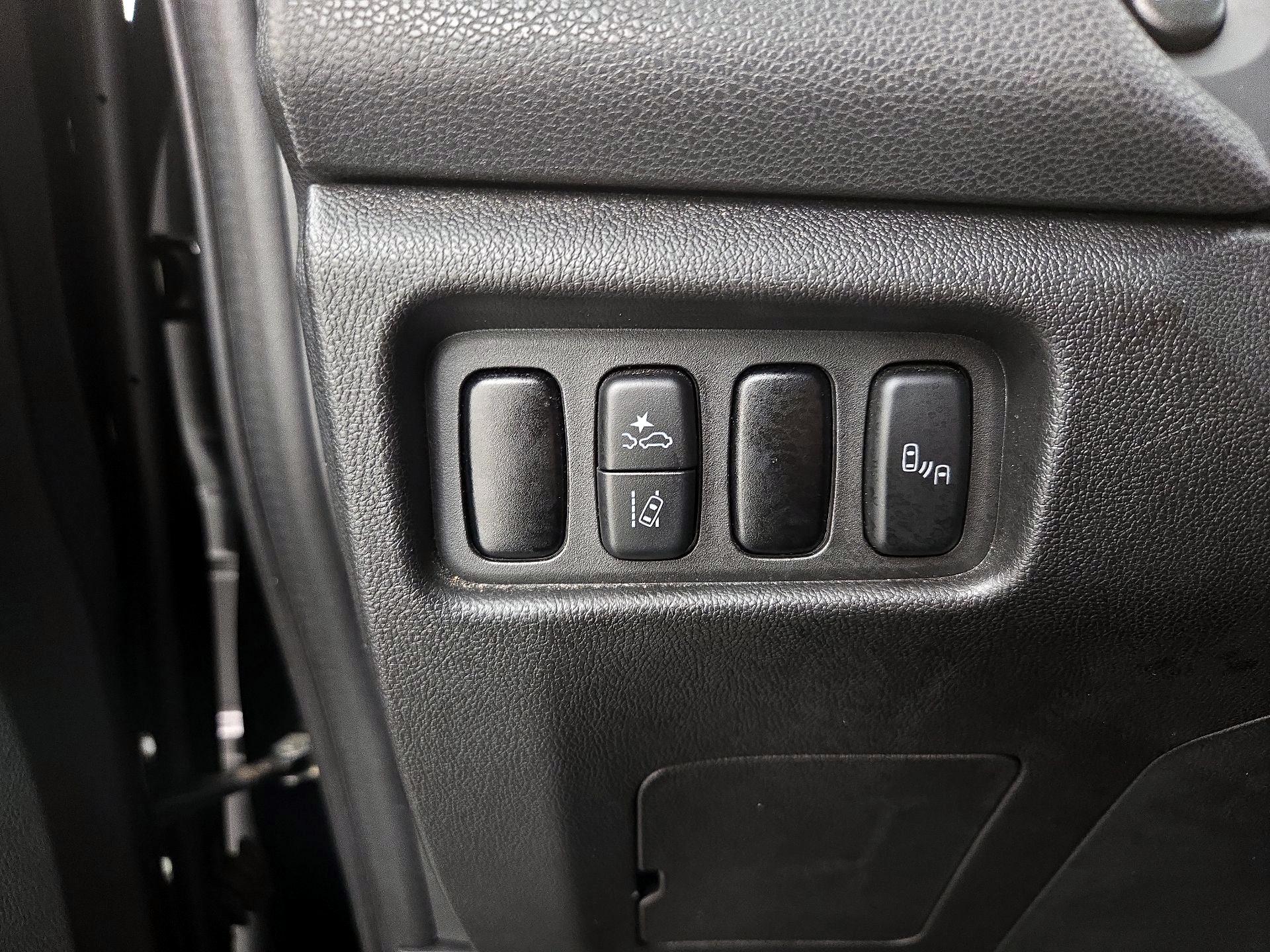 Thumbnail: 2021 Mitsubishi Outlander Sport - 13