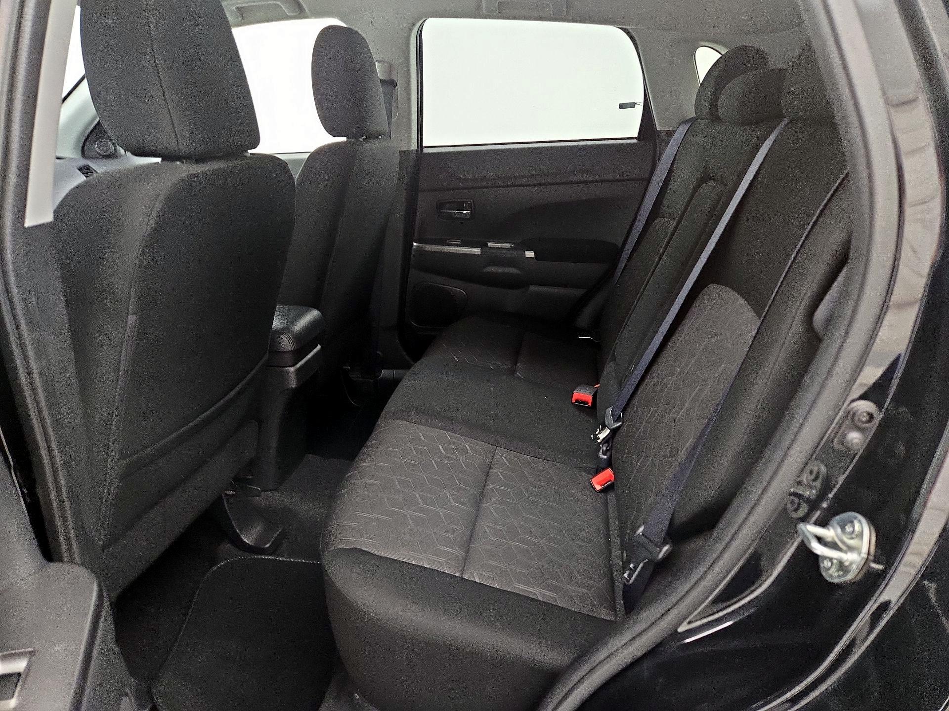 Thumbnail: 2021 Mitsubishi Outlander Sport - 19