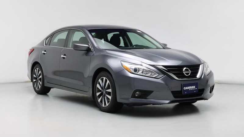 2017 Nissan Altima SV Hero Image