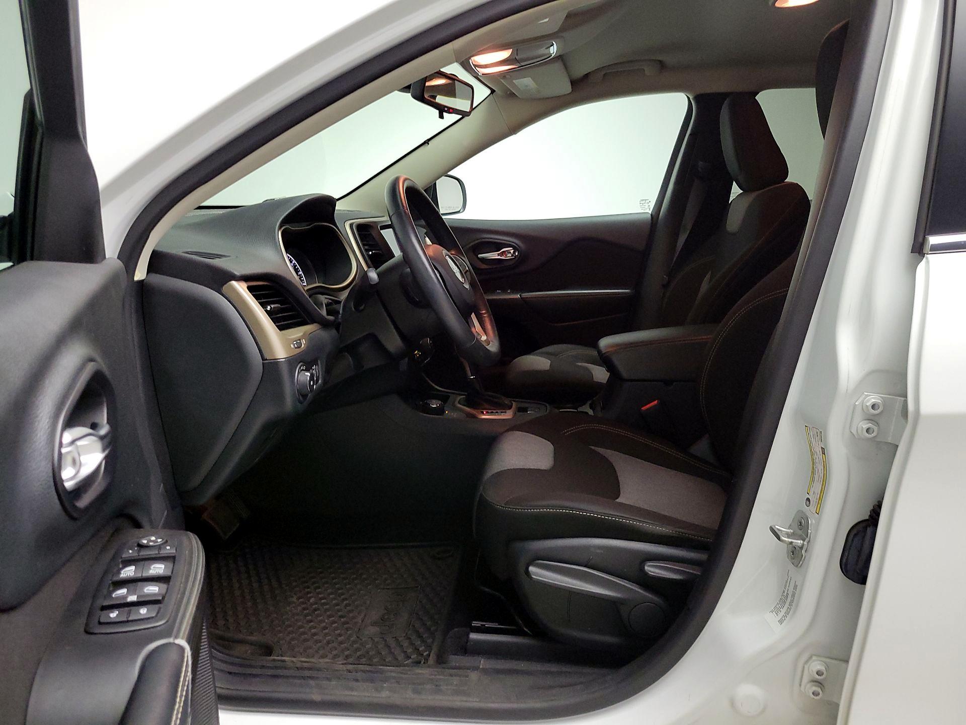 Thumbnail: 2014 Jeep Cherokee - 11