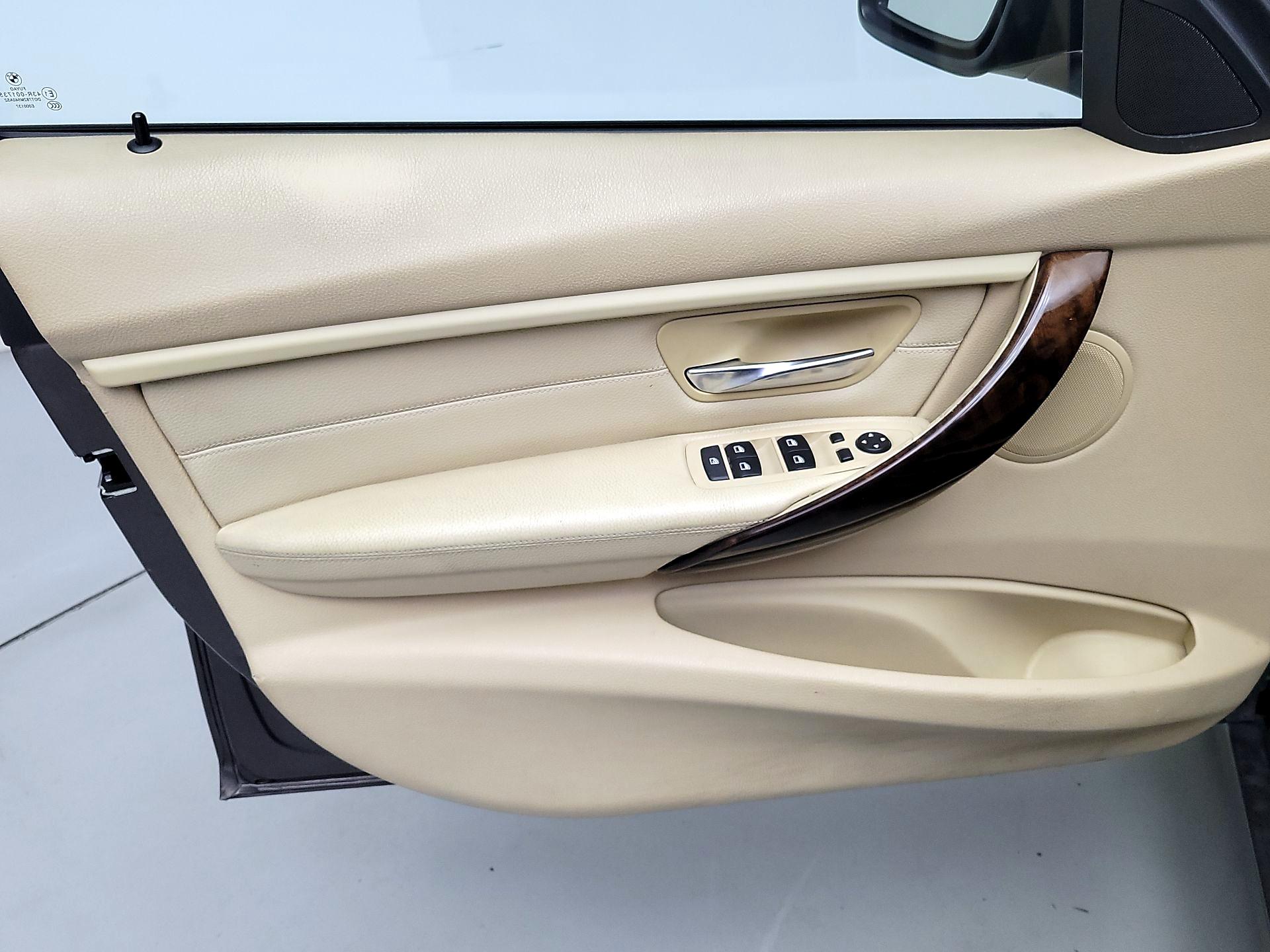 Thumbnail: 2014 BMW 3 Series - 12