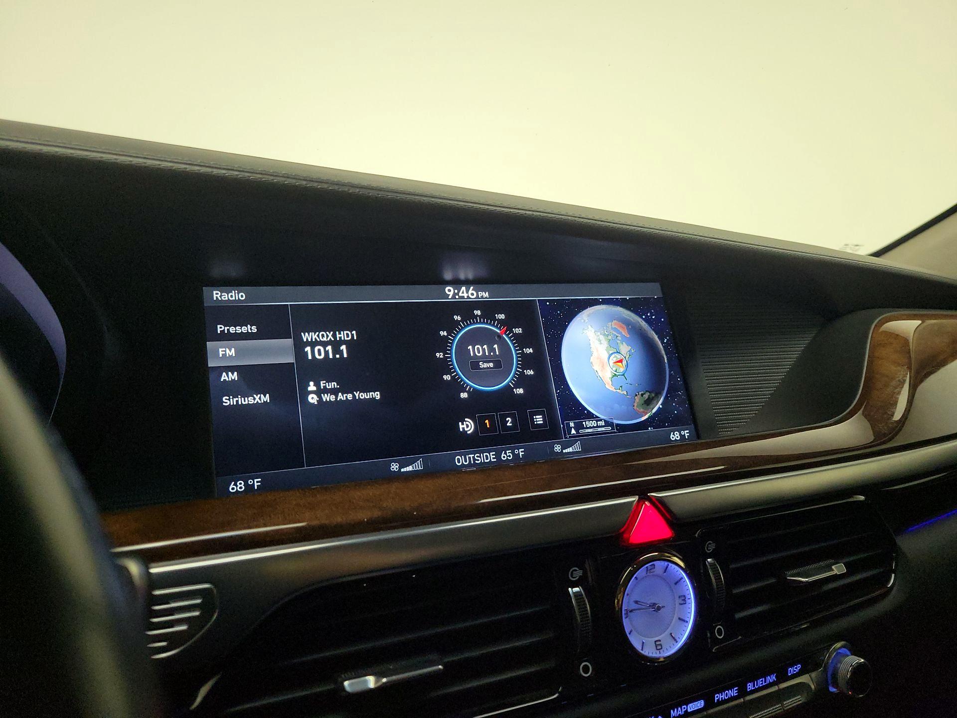Thumbnail: 2017 Genesis G90 - 16