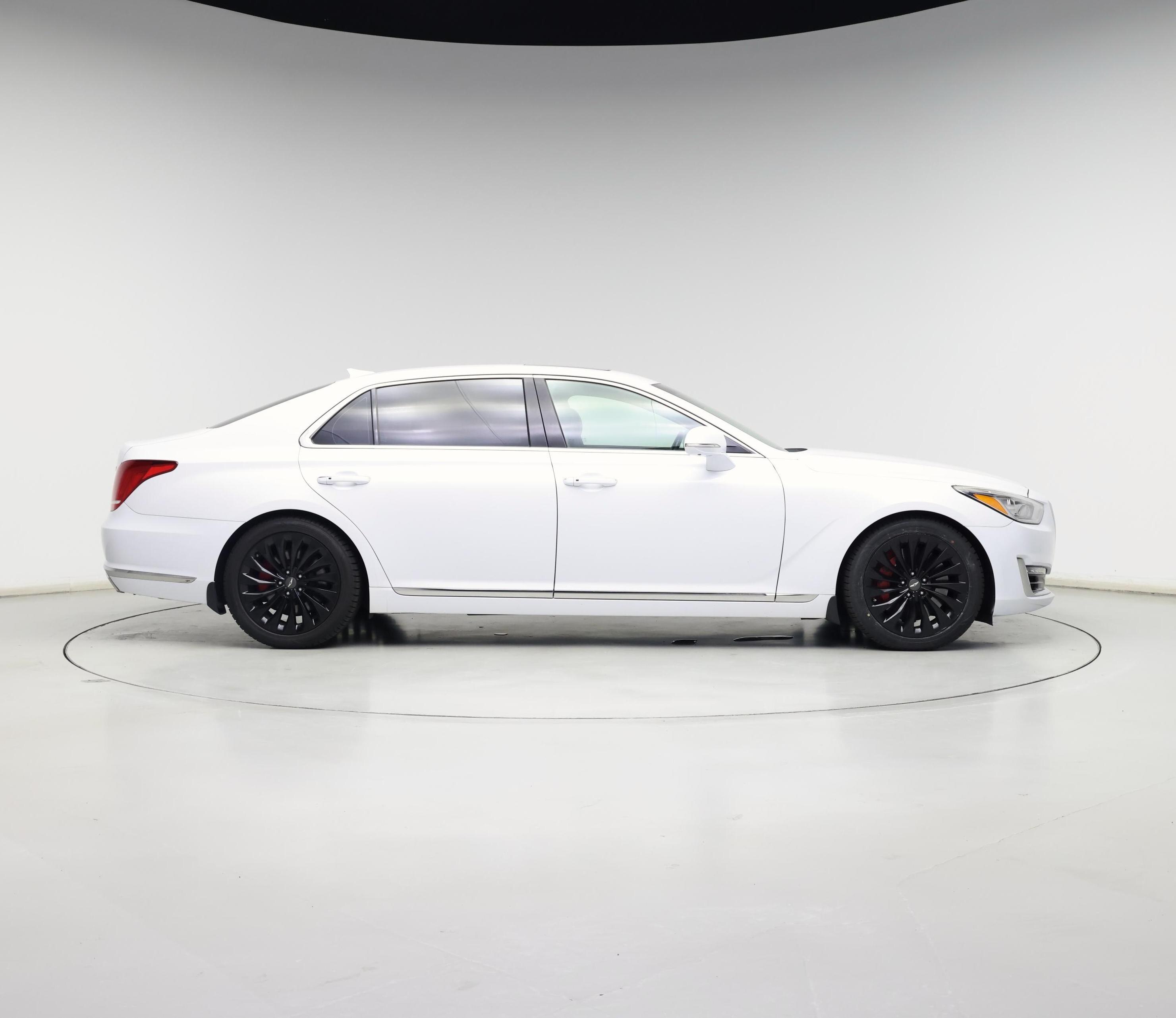 Thumbnail: 2017 Genesis G90 - 7