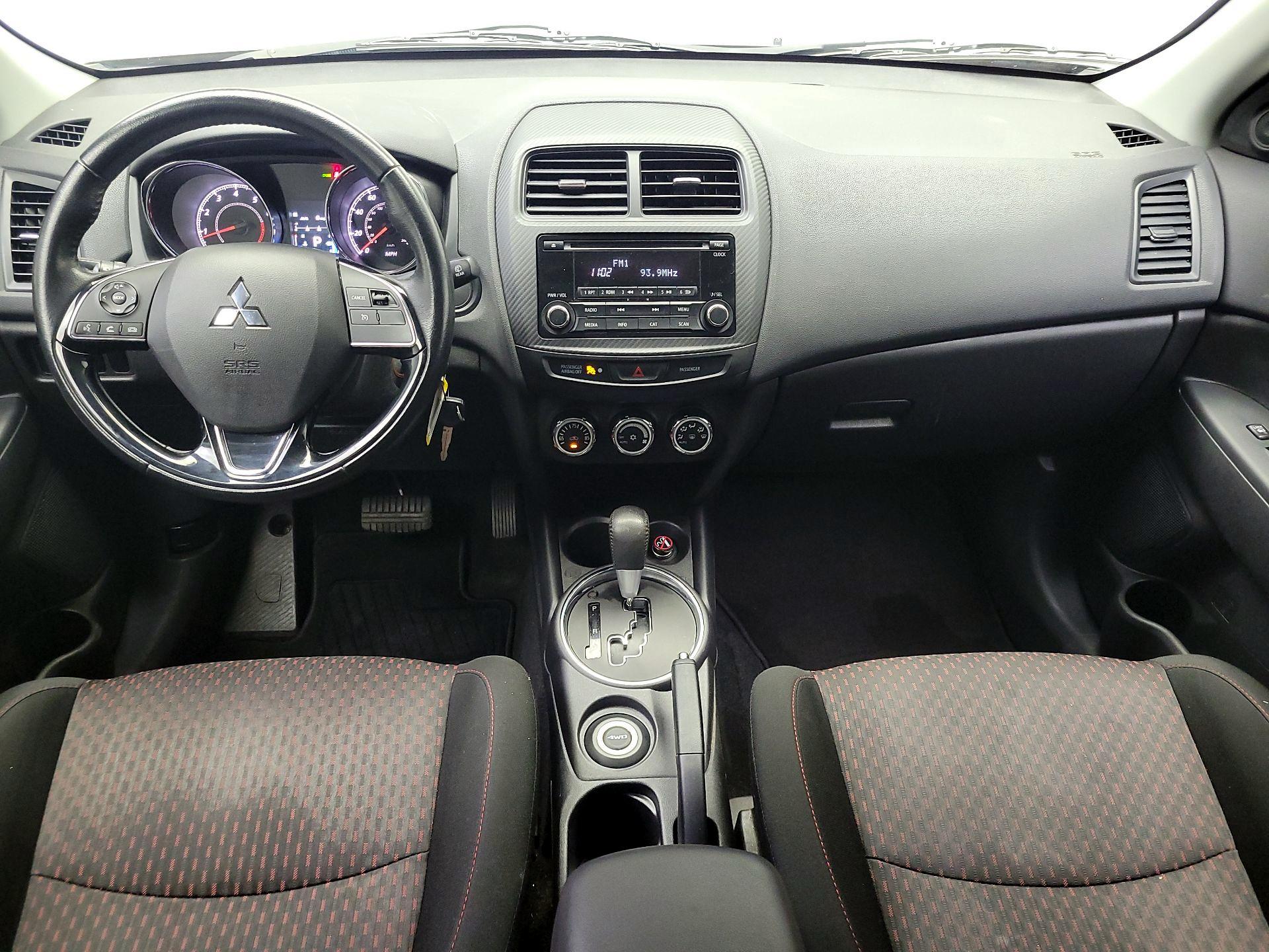 Thumbnail: 2017 Mitsubishi Outlander Sport - 9