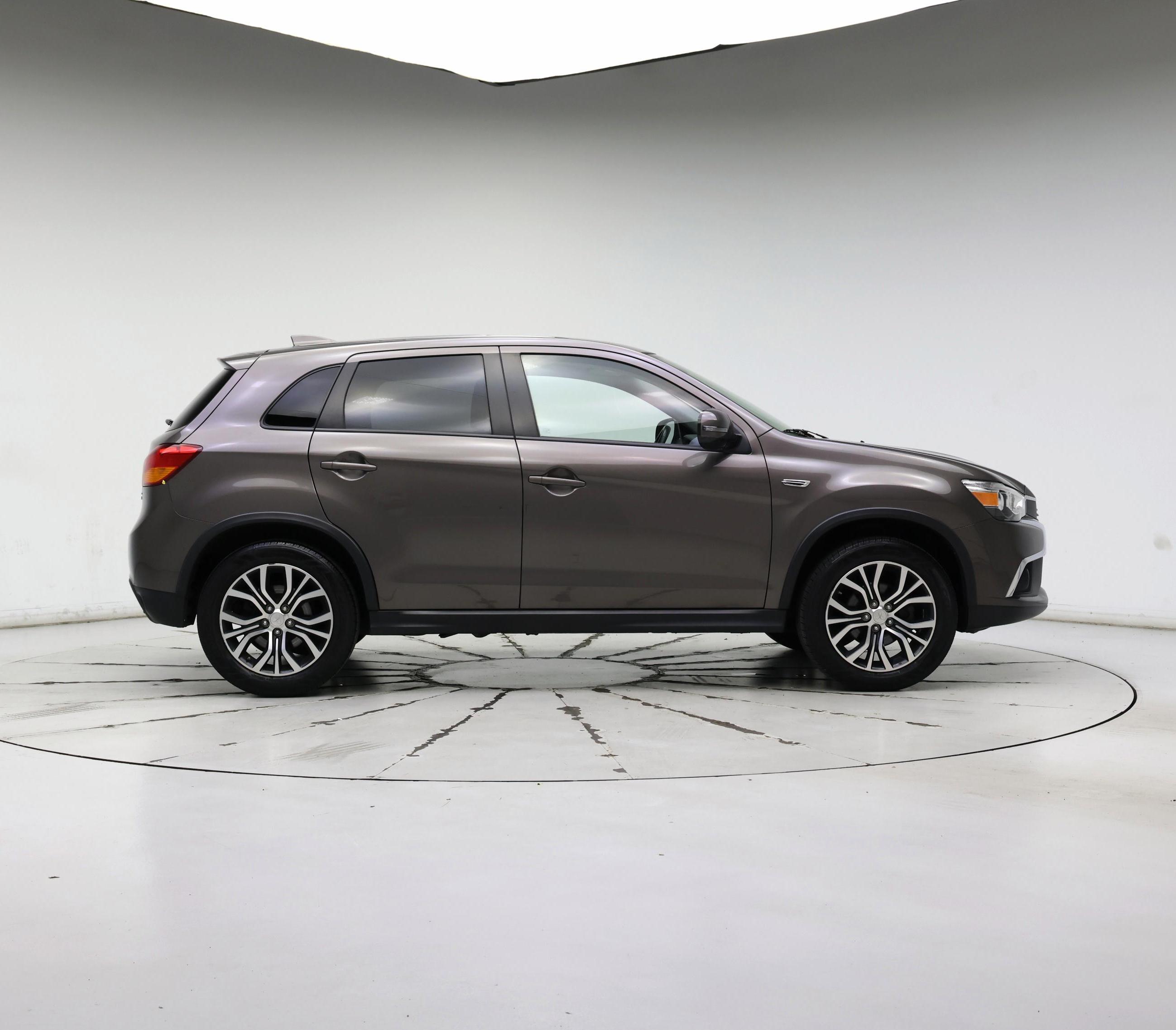 Thumbnail: 2017 Mitsubishi Outlander Sport - 7