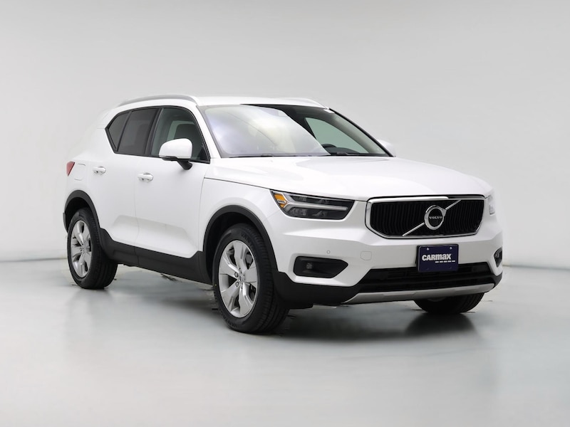 2022 Volvo XC40 T4 Momentum -
                  Glencoe, IL