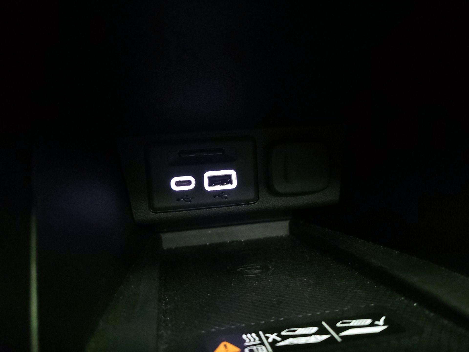 Thumbnail: 2023 Chevrolet Bolt EUV - 18