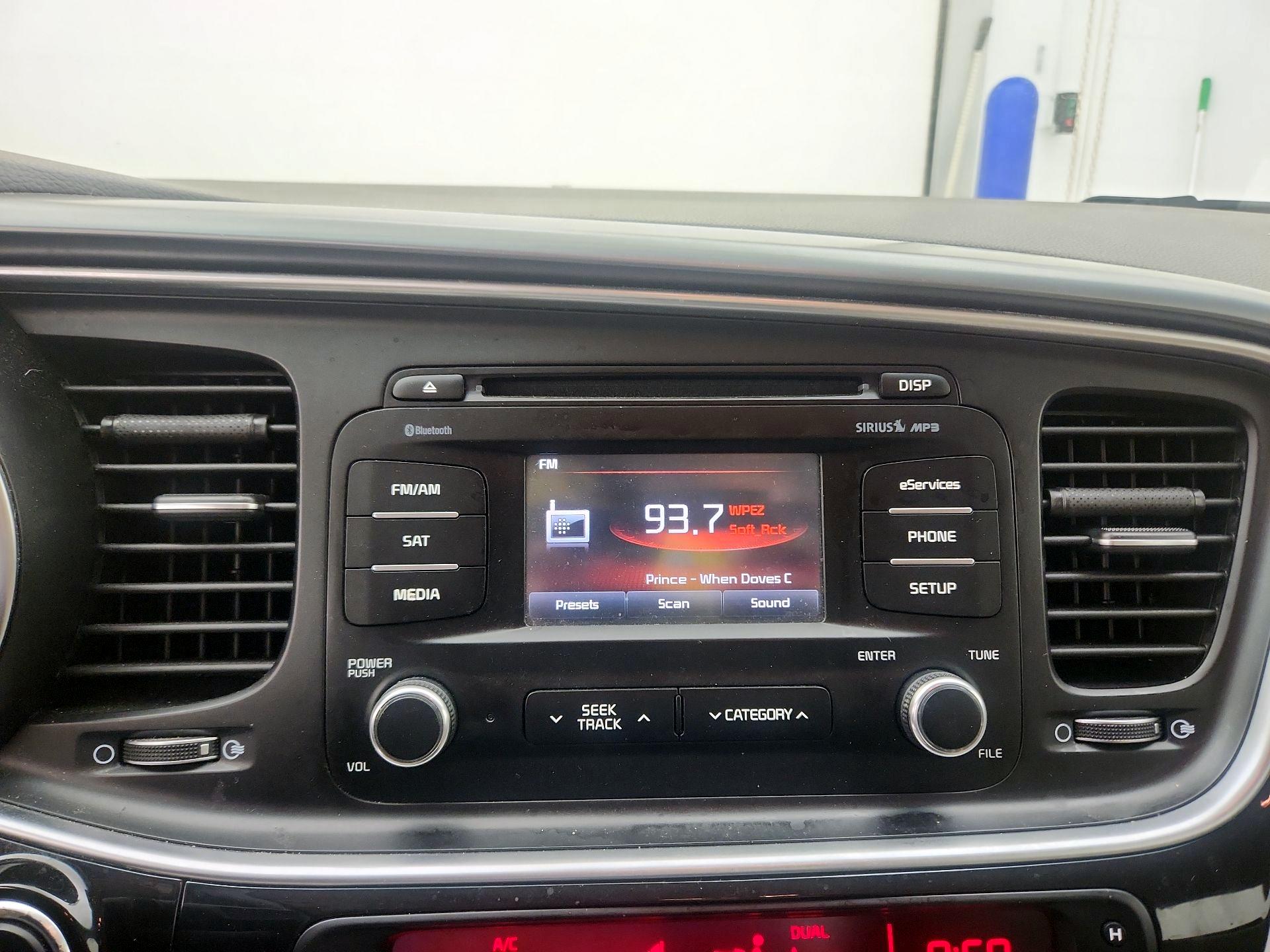 Thumbnail: 2014 Kia Optima - 15