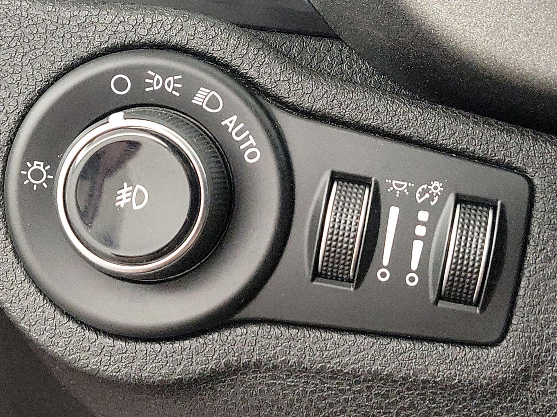 Thumbnail: 2016 Fiat 500X - 13