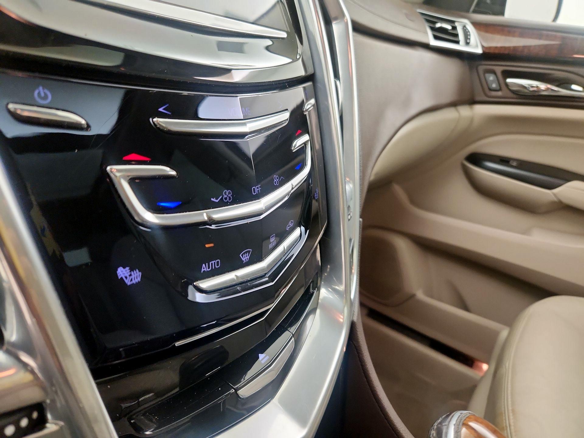 Thumbnail: 2014 Cadillac SRX - 17