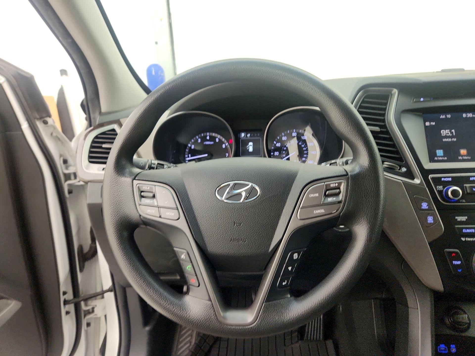 Thumbnail: 2018 Hyundai Santa Fe - 10