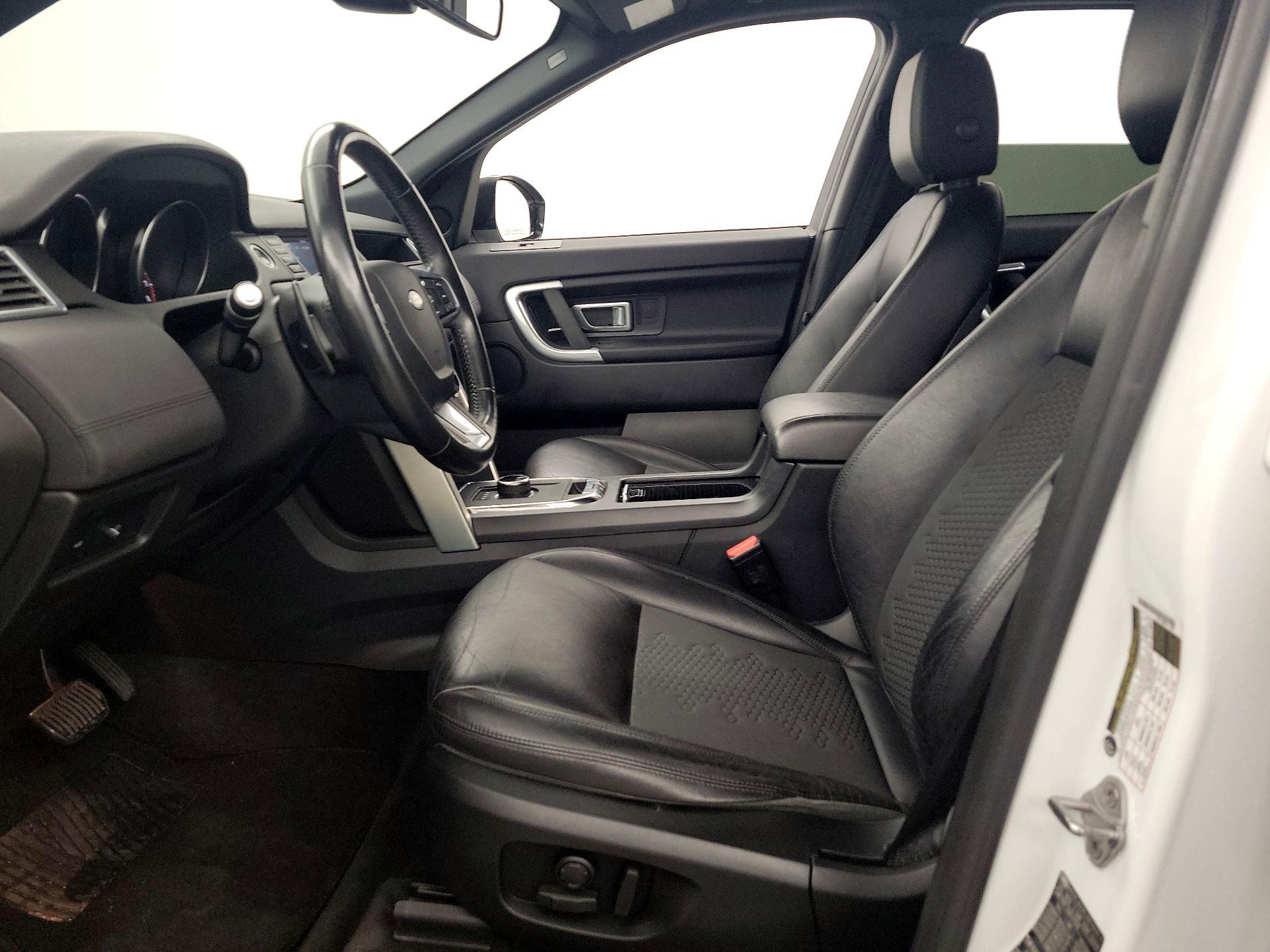 Thumbnail: 2019 Land Rover Discovery Sport - 11