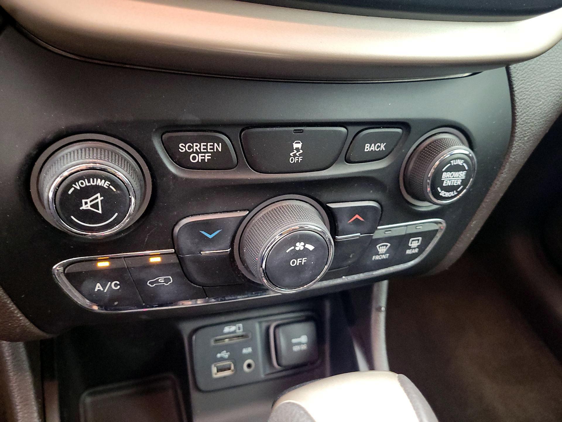 Thumbnail: 2014 Jeep Cherokee - 14