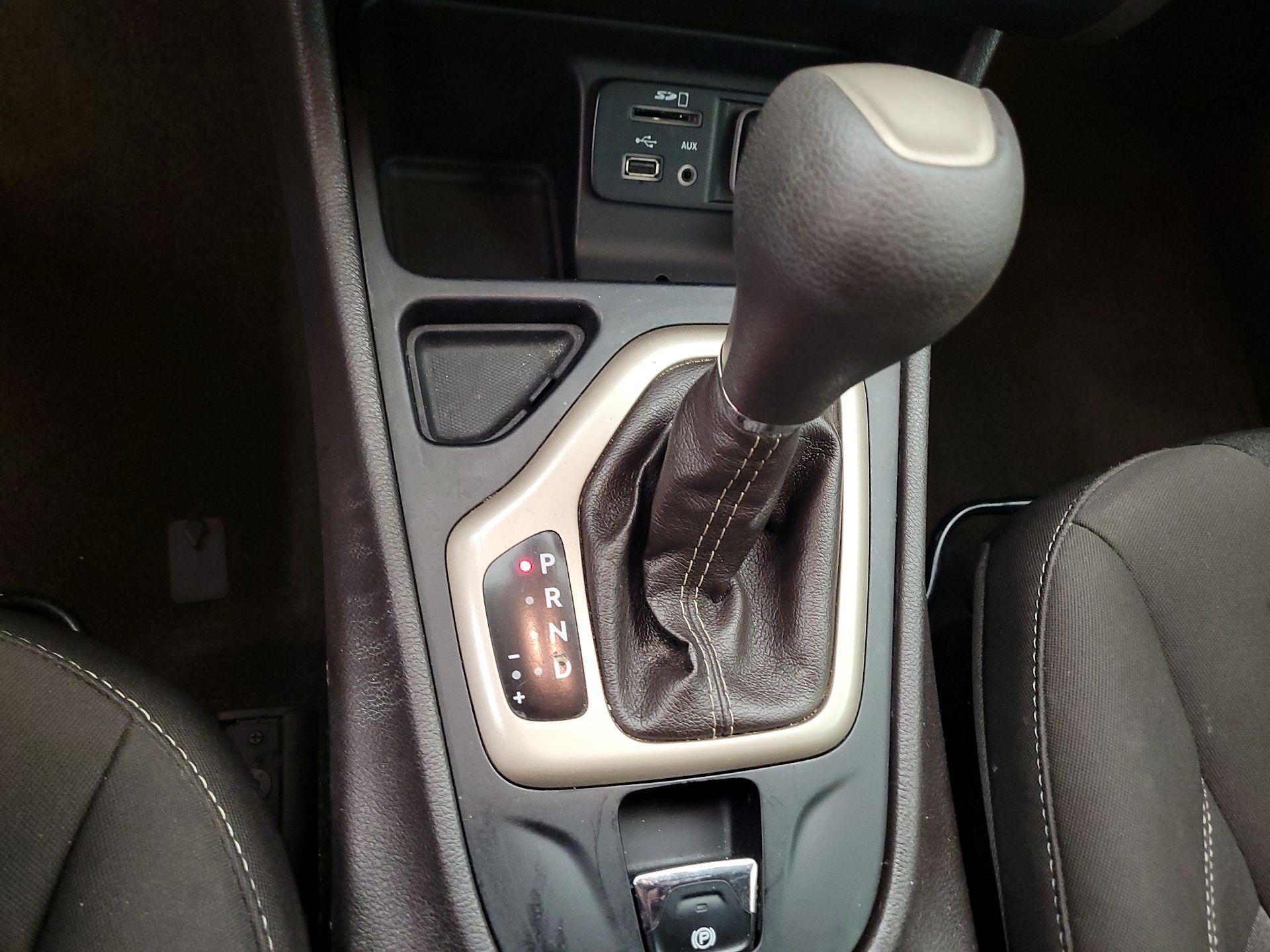 Thumbnail: 2014 Jeep Cherokee - 15